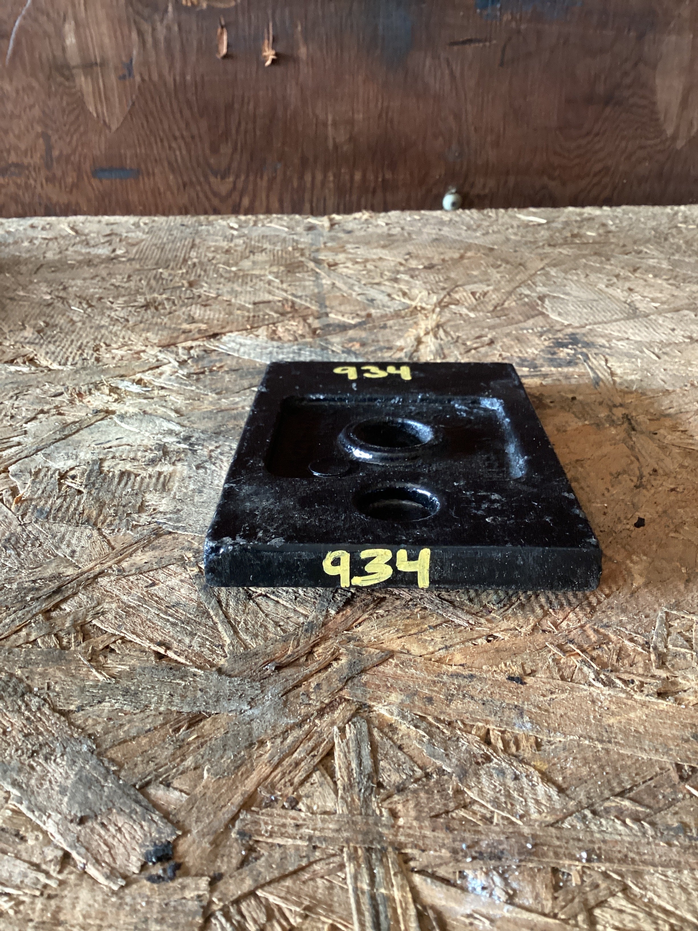 USED | FRONT LEAF SPRING SPACER KENWORTH | SKU934