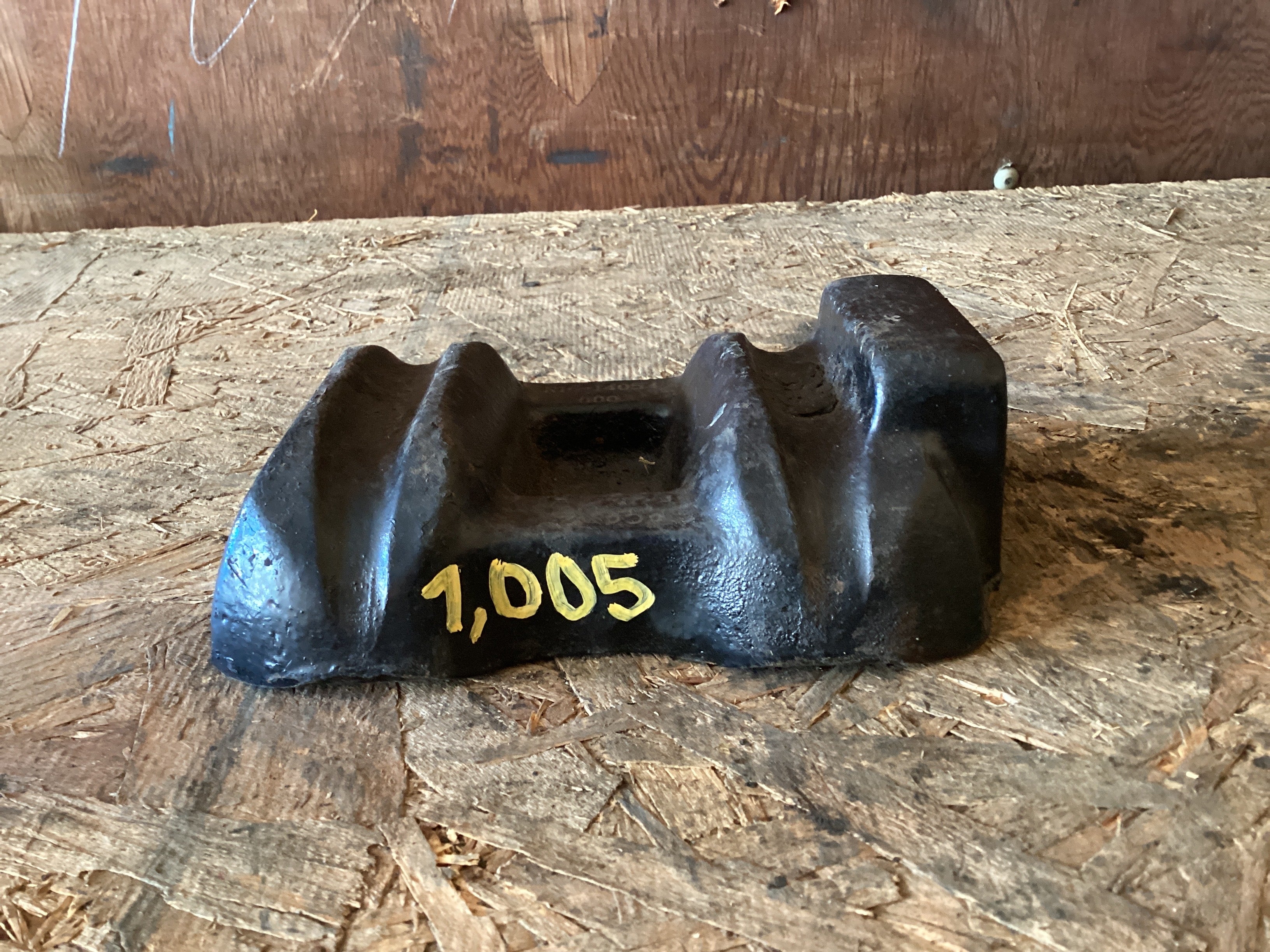 USED | LEAF SPRING U BOLT BAD BRACKET FREIGHTLINER | SKU1,005