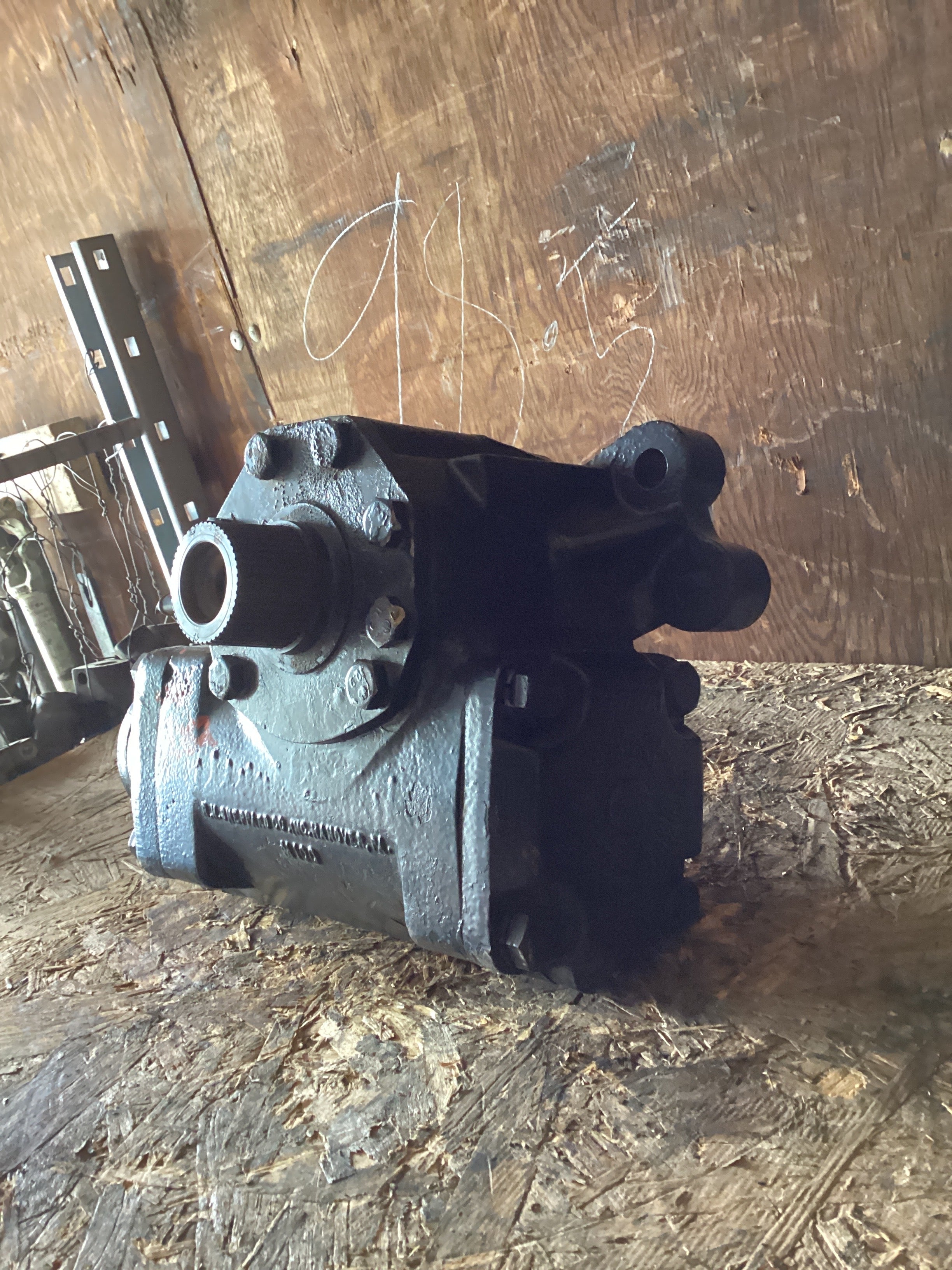 USED | POWER STEERING GEAR BOX INTERNATIONAL | SKU1,182