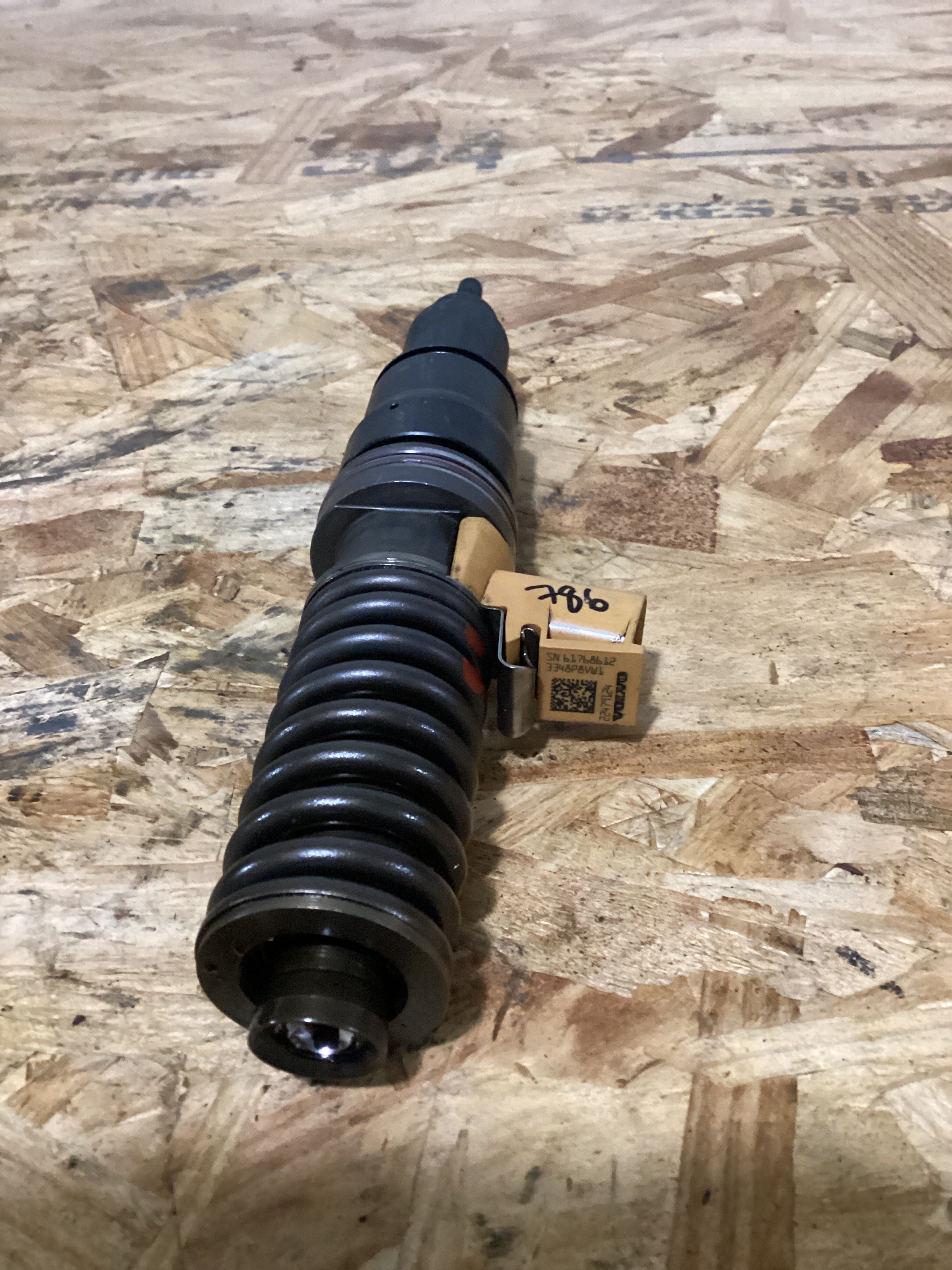 USED | FUEL INJECTOR VOLVO D13 | SKU786