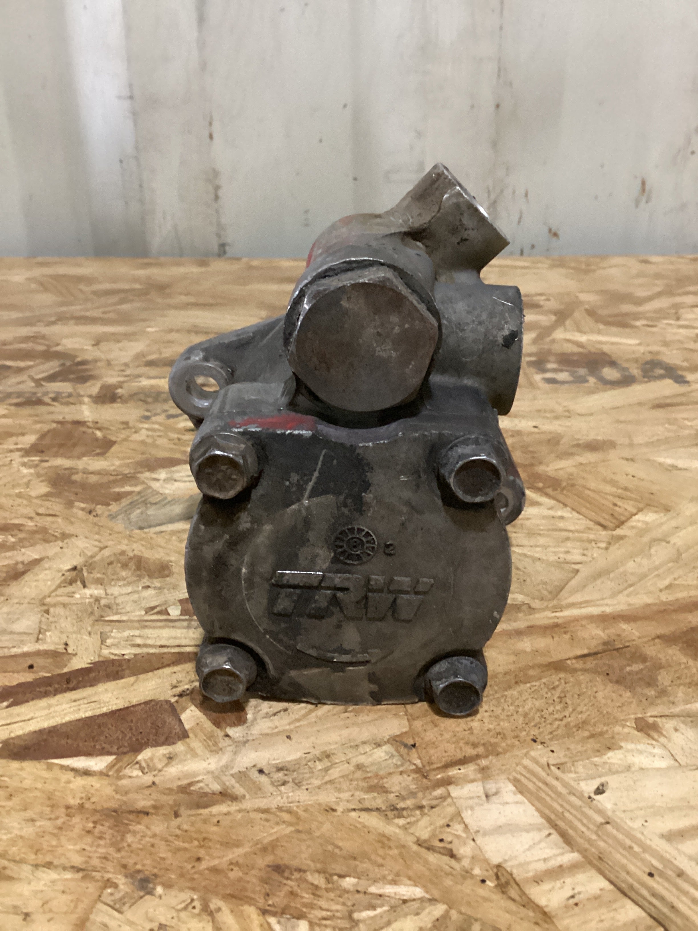 USED | POWER STEERING PUMP RHS | SKU703