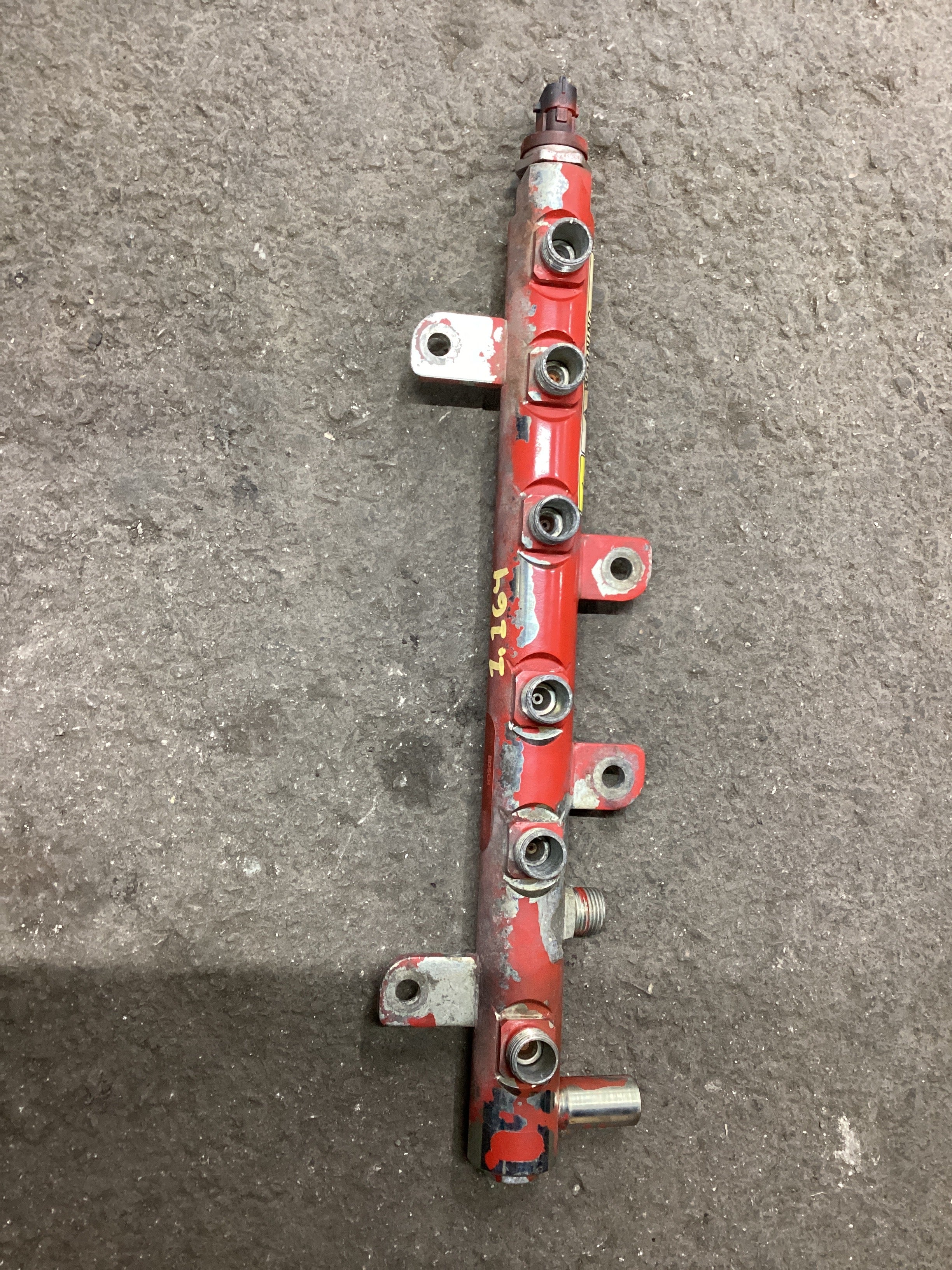 USED | ENGINE FUEL RAIL ACCUMULATOR PIPE WITH SENSOR CUMMINS ISB 2012 | SKU1,164