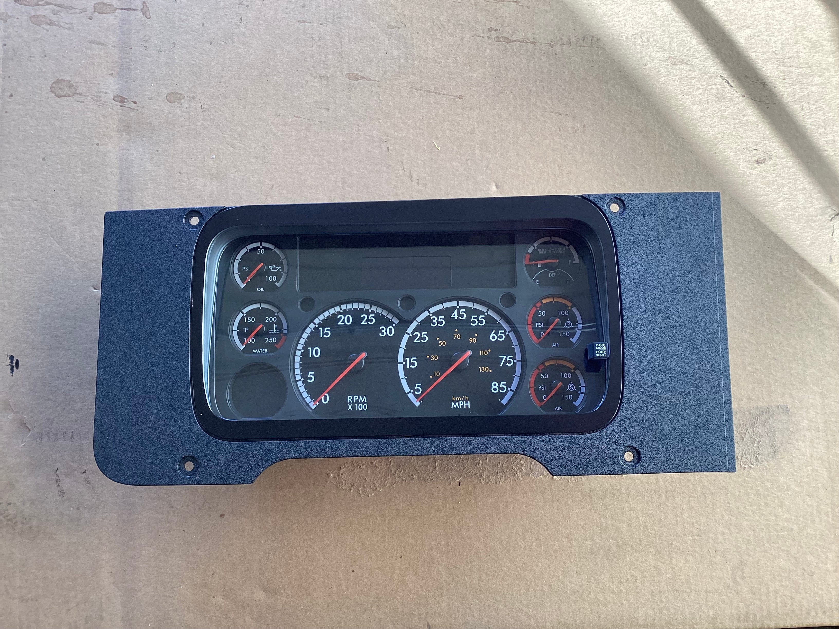 NEW | INSTRUMENT DASHBOARD CLUSTER ASSEMBLY FREIGHTLINER COLUMBIA | SKU1,279