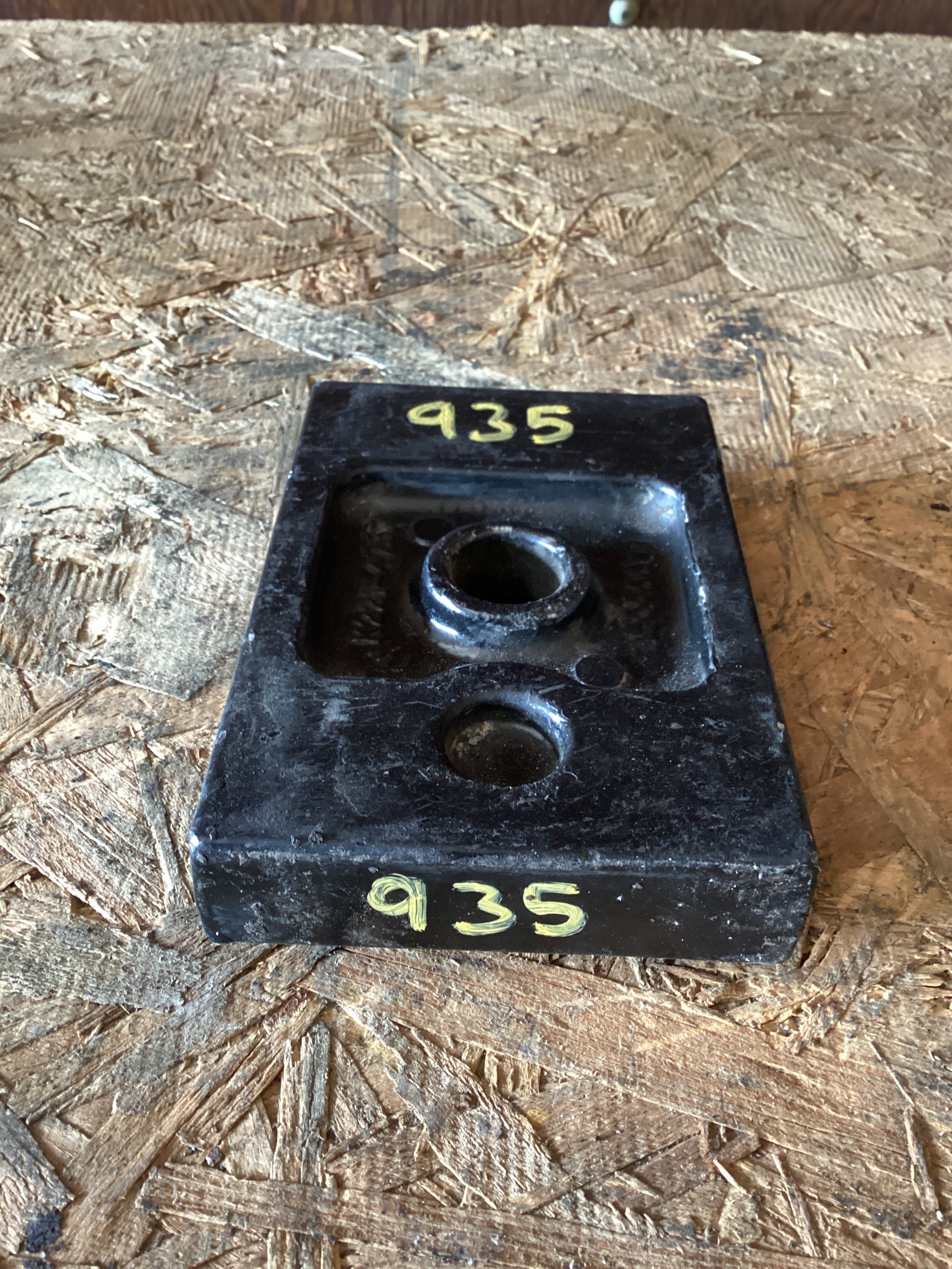 USED | FRONT LEAF SPRING SPACER | SKU935