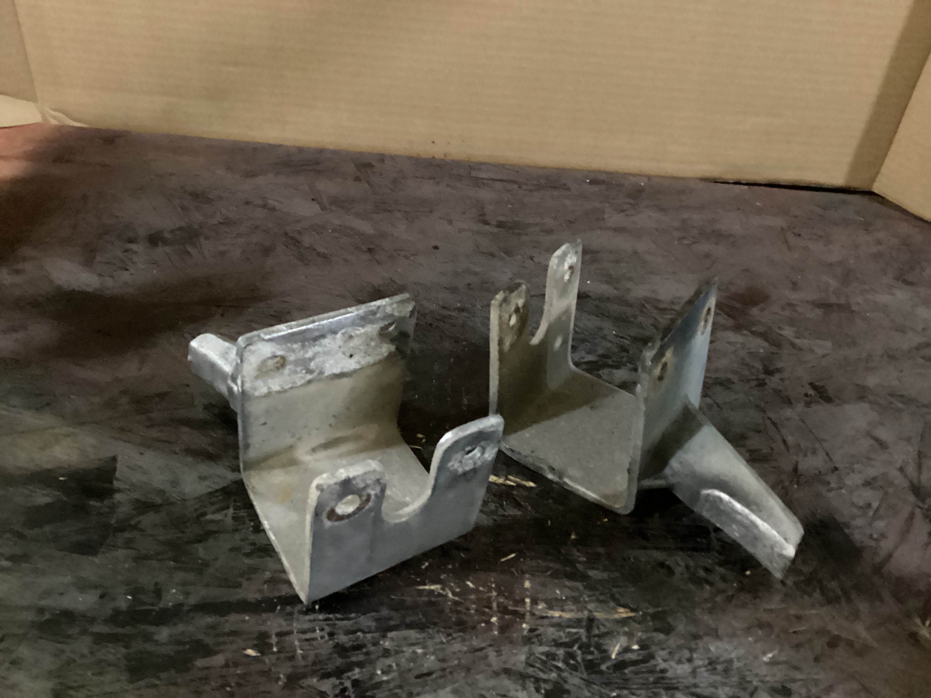 USED | HOOD STOP REST BRACKET KENWORTH | SKU838