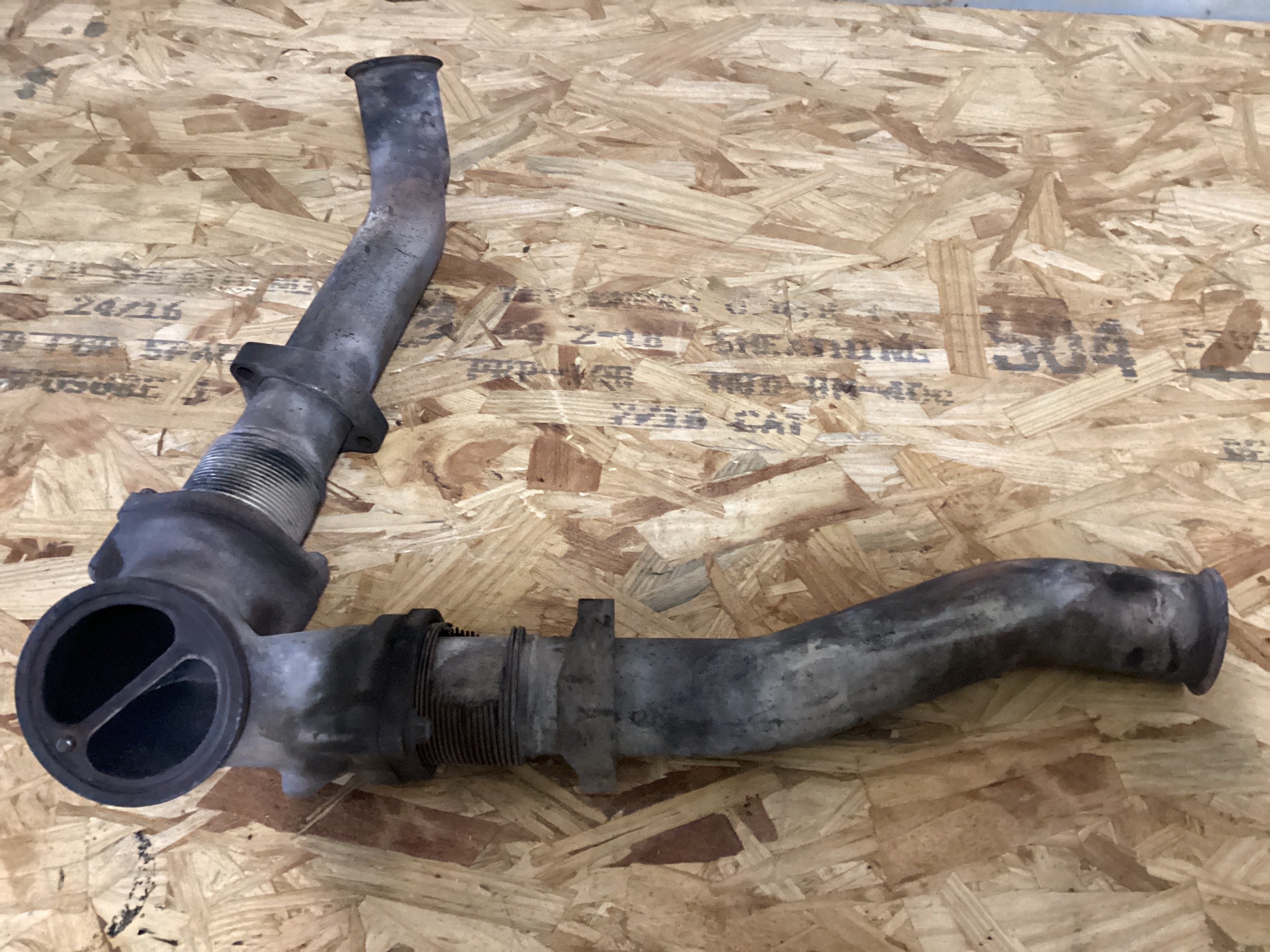 USED| TURBO MANIFOLD UP PIPE COLLECTOR Y INLET ASYY INTERNATIONAL | SKU681