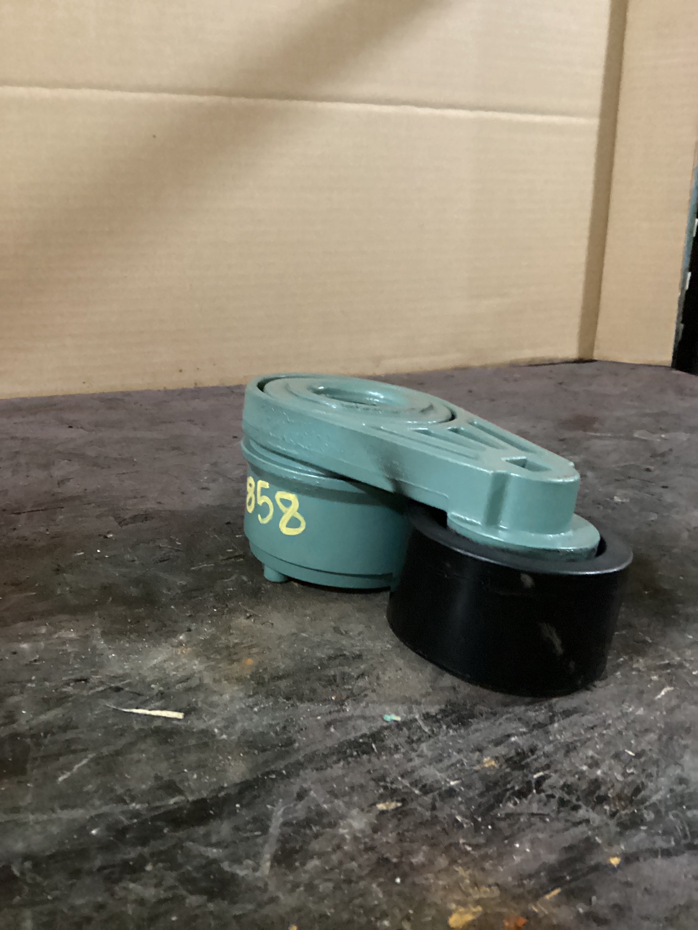 USED | ENGINE BELT TENSIONER DETROIT 12.7 | SKU858