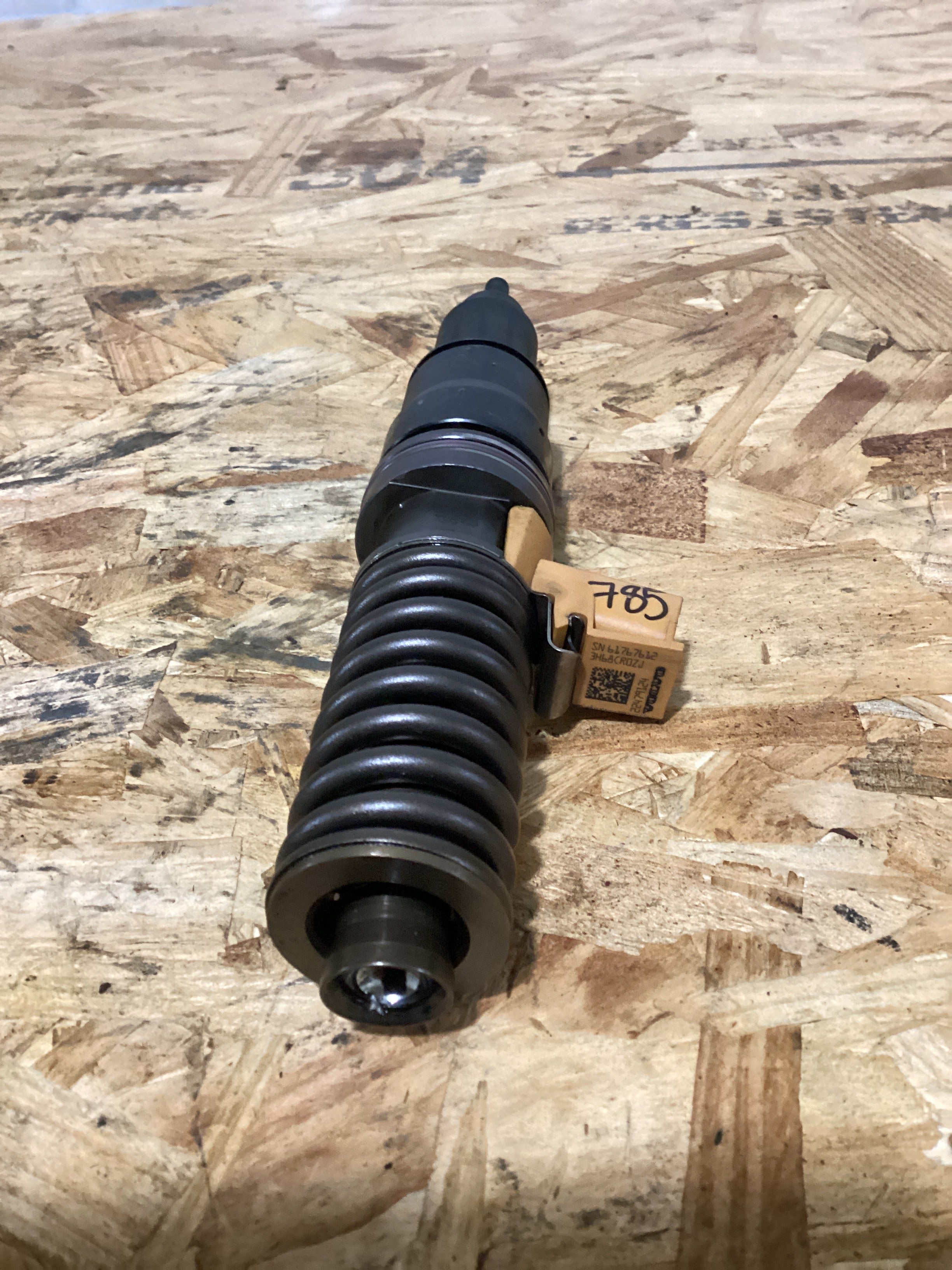 USED | FUEL INJECTOR VOLVO D13 | SKU785