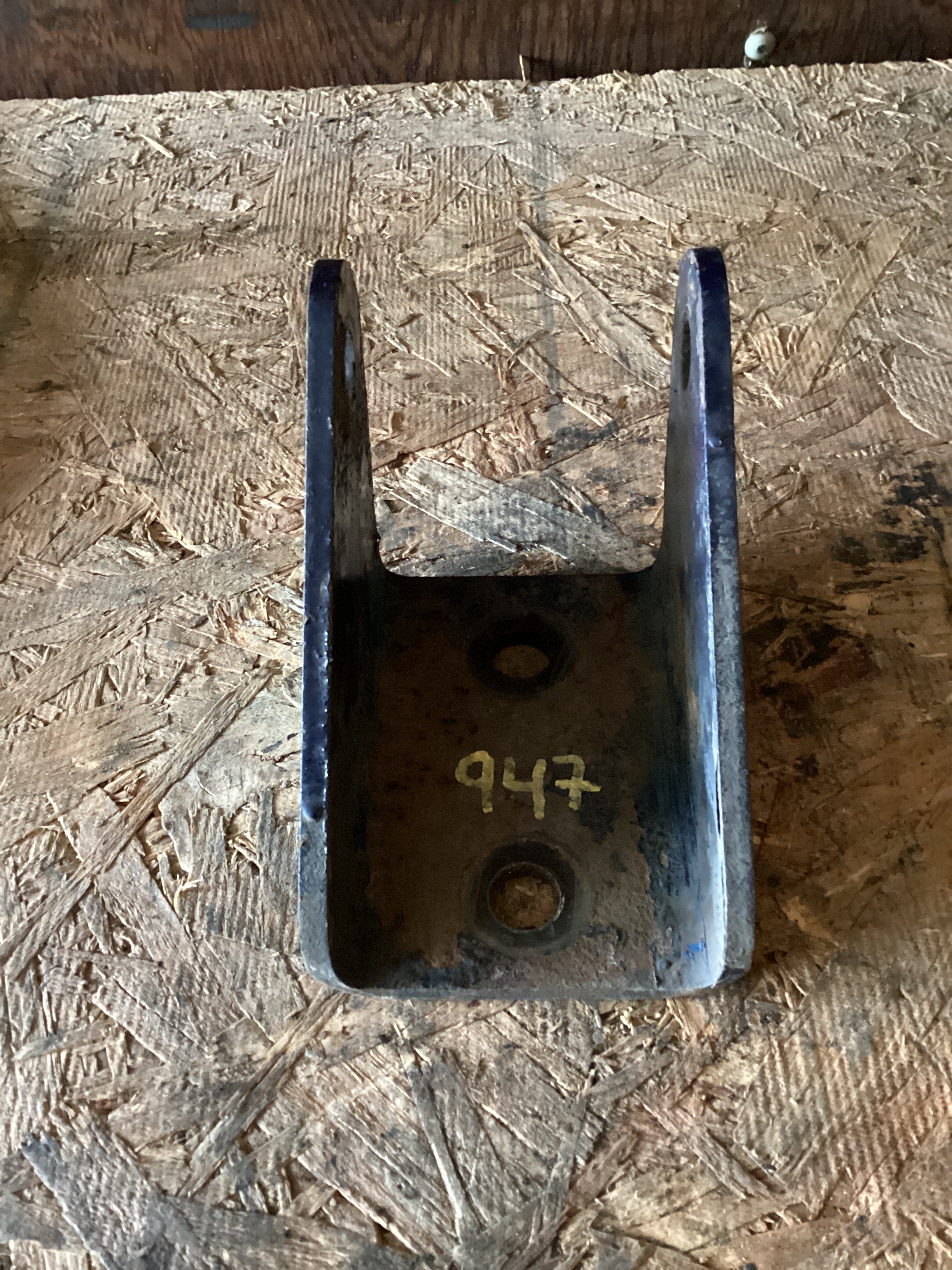 USED | REAR SHOCK BRACKET KENWORTH | SKU947