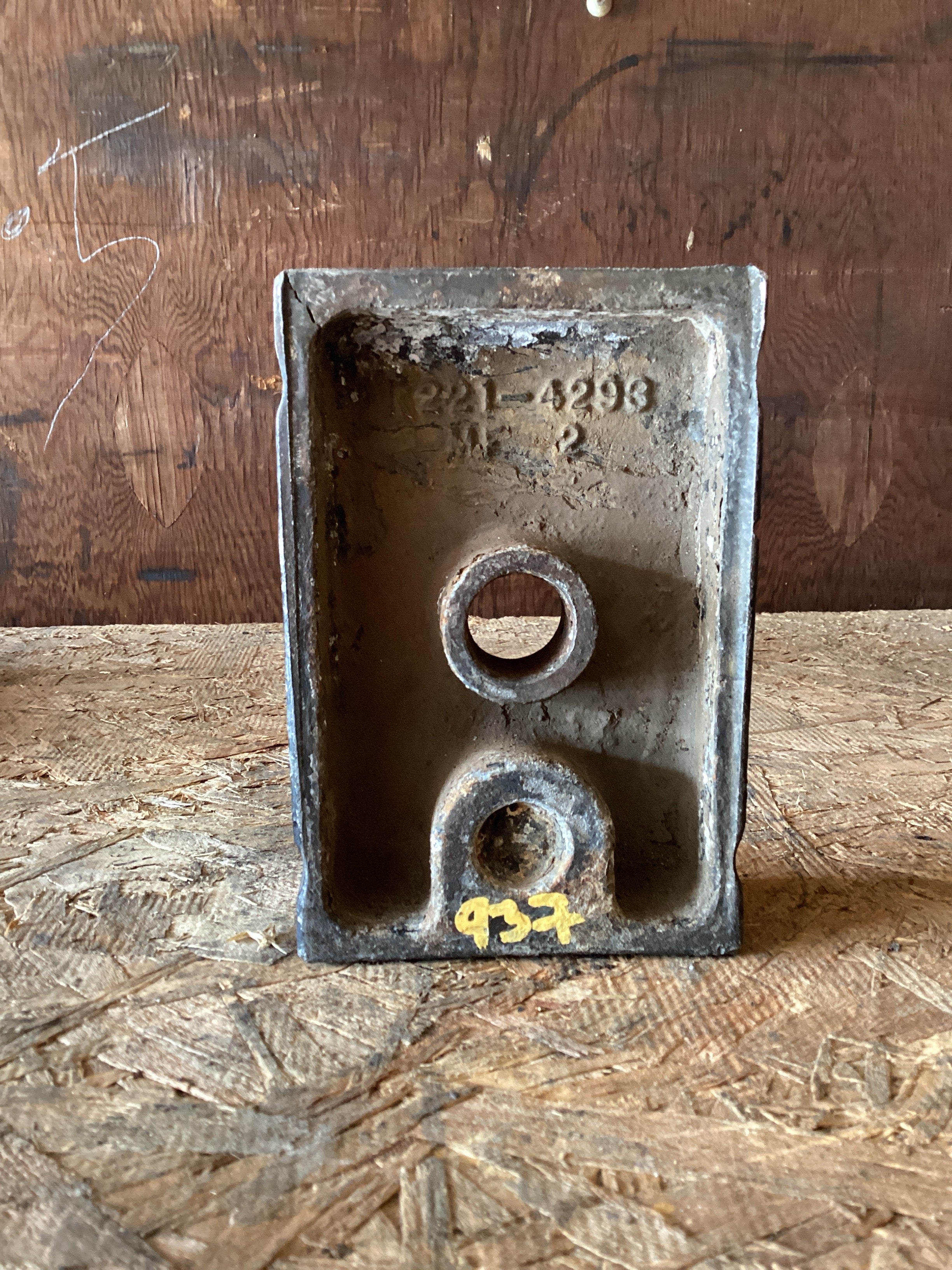 USED | FRONT LEAF SPRING SPACER KENWORTH | SKU937