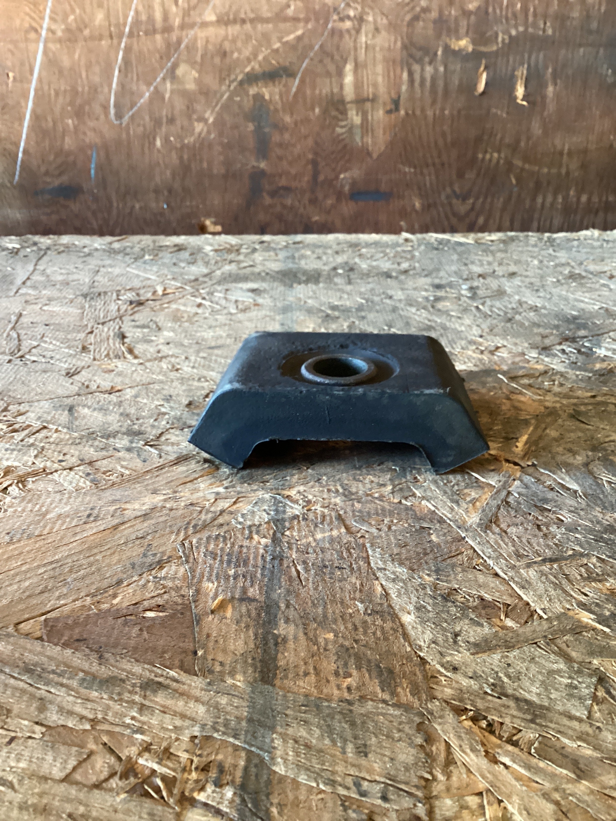 USED | REAR MOTOR MOUNT | SKU1,091