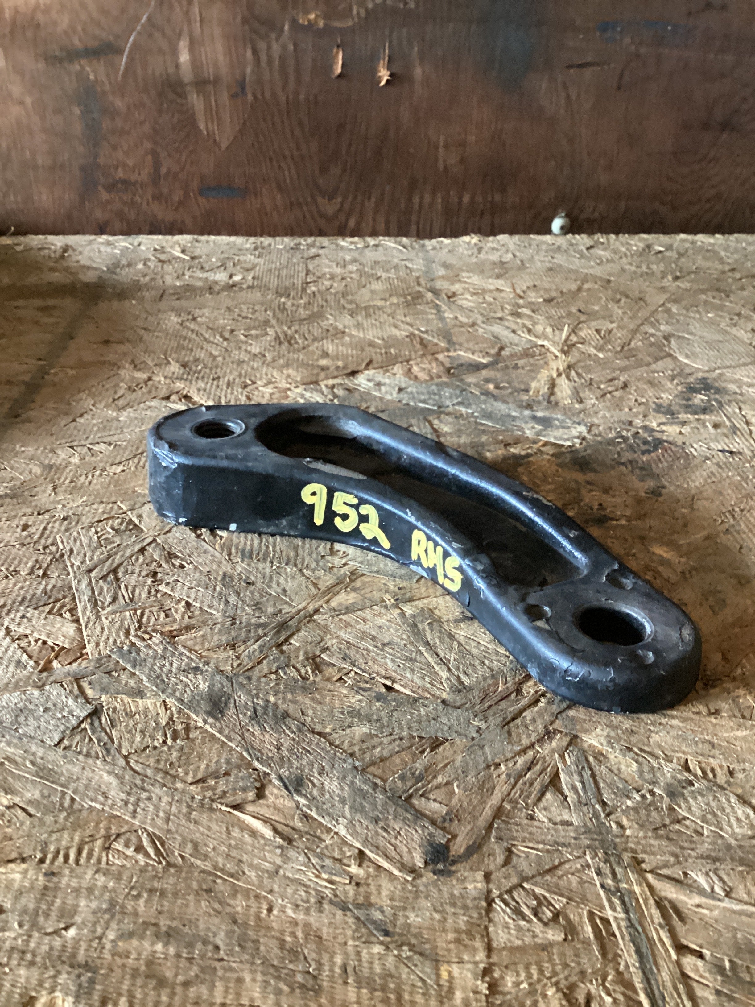 USED | HOOD HINGE RHS PETERBILT | SKU952