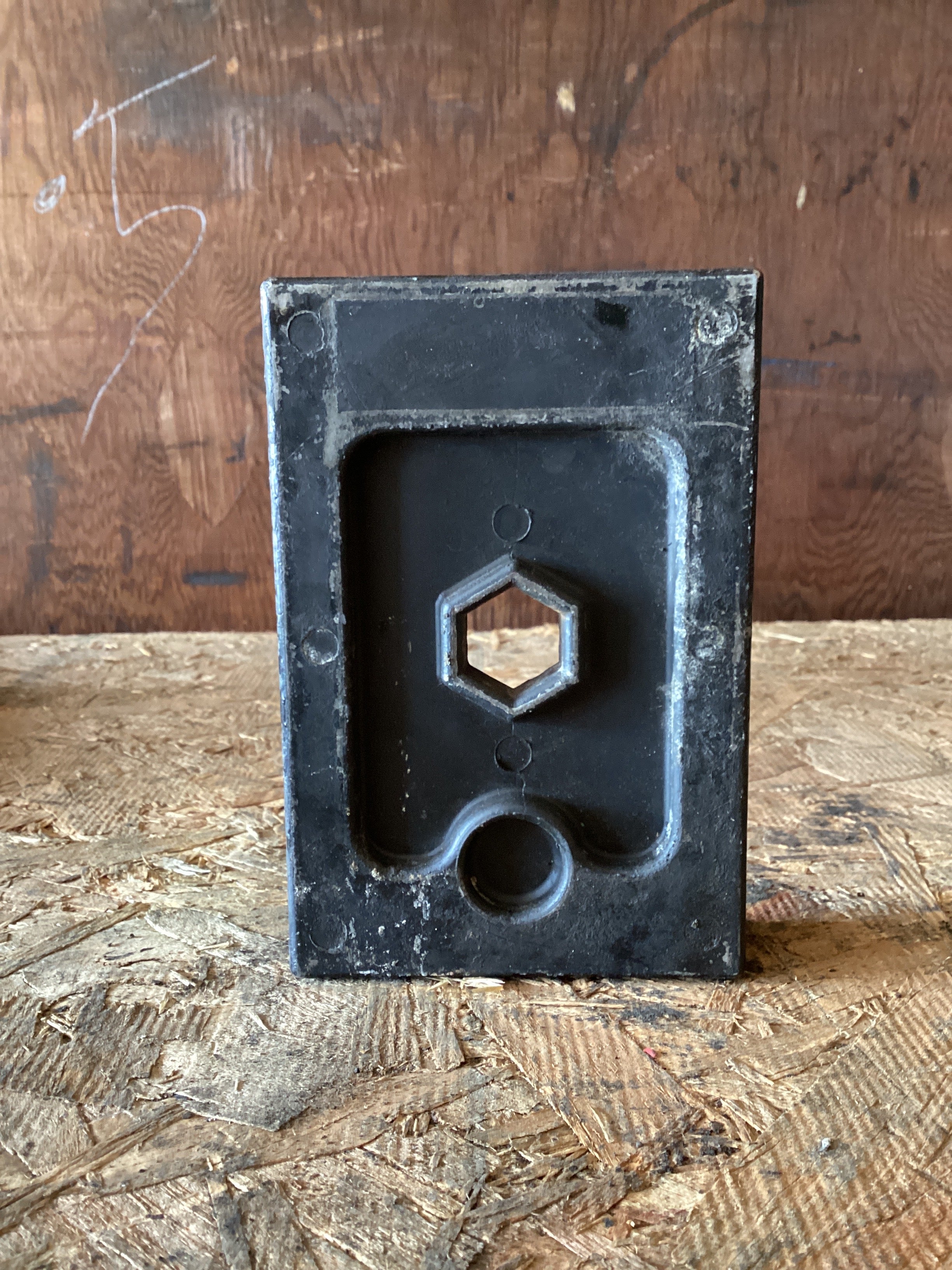 USED | FRONT LEAF SPRING SPACER KENWORTH | SKU936