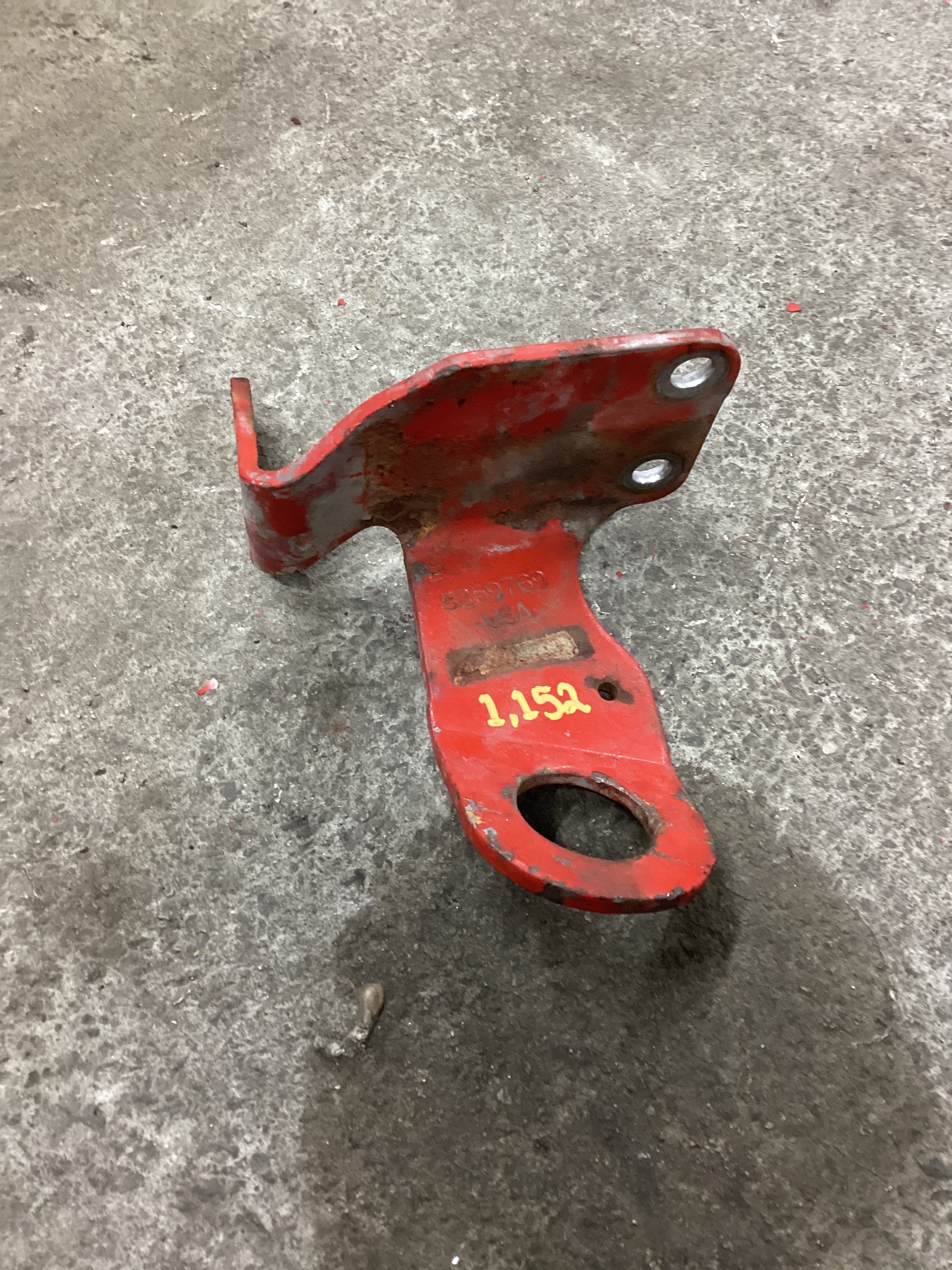 USED | ENGINE LIFTING BRACKET CUMMINS ISB 2012 | SKU1,152