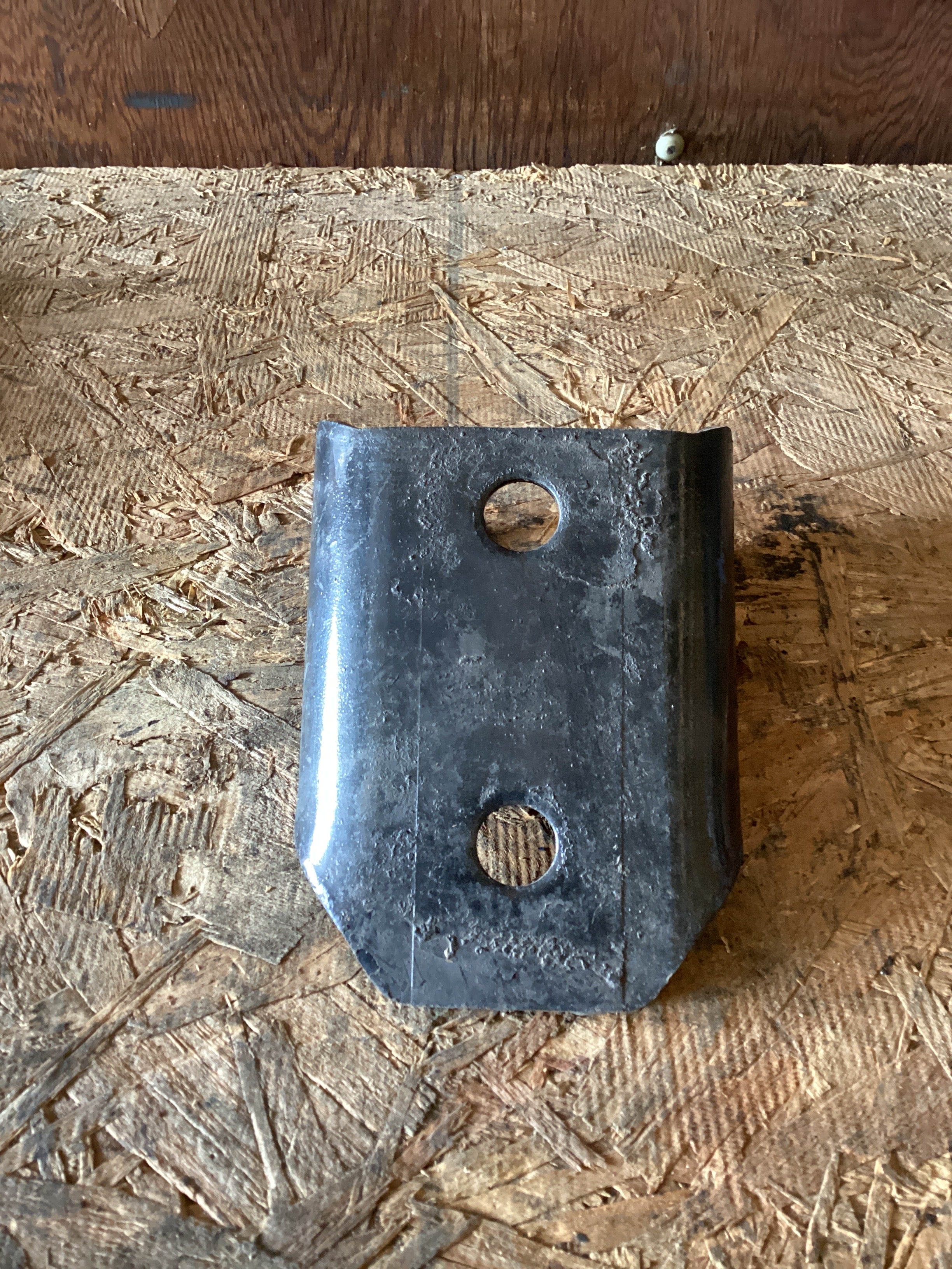 USED | UPPER SHOCK BRACKET INTERNATIONAL | SKU948