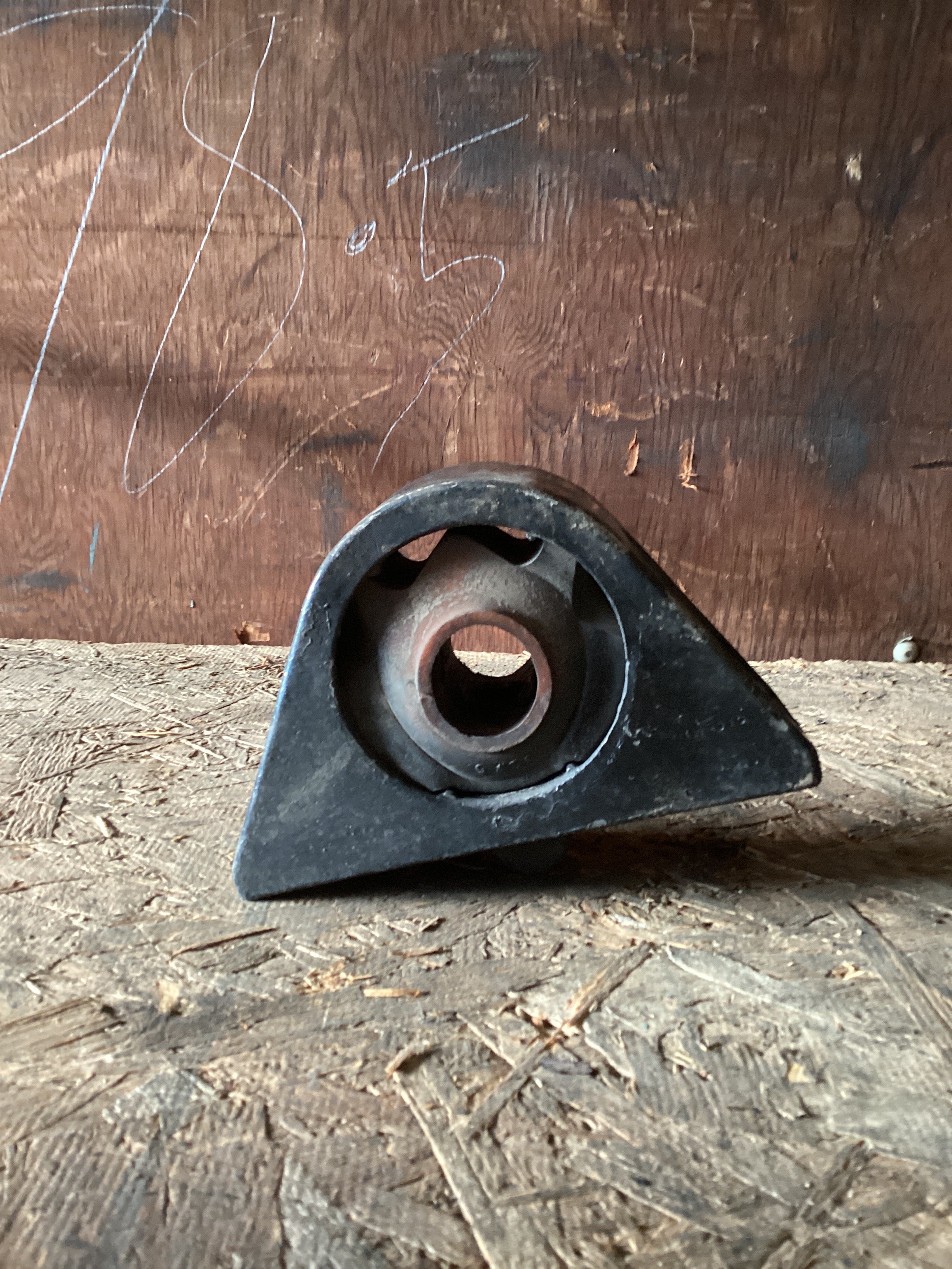USED | CAB MOUNTING BUSHING FREIGHTLINER | SKU1,080