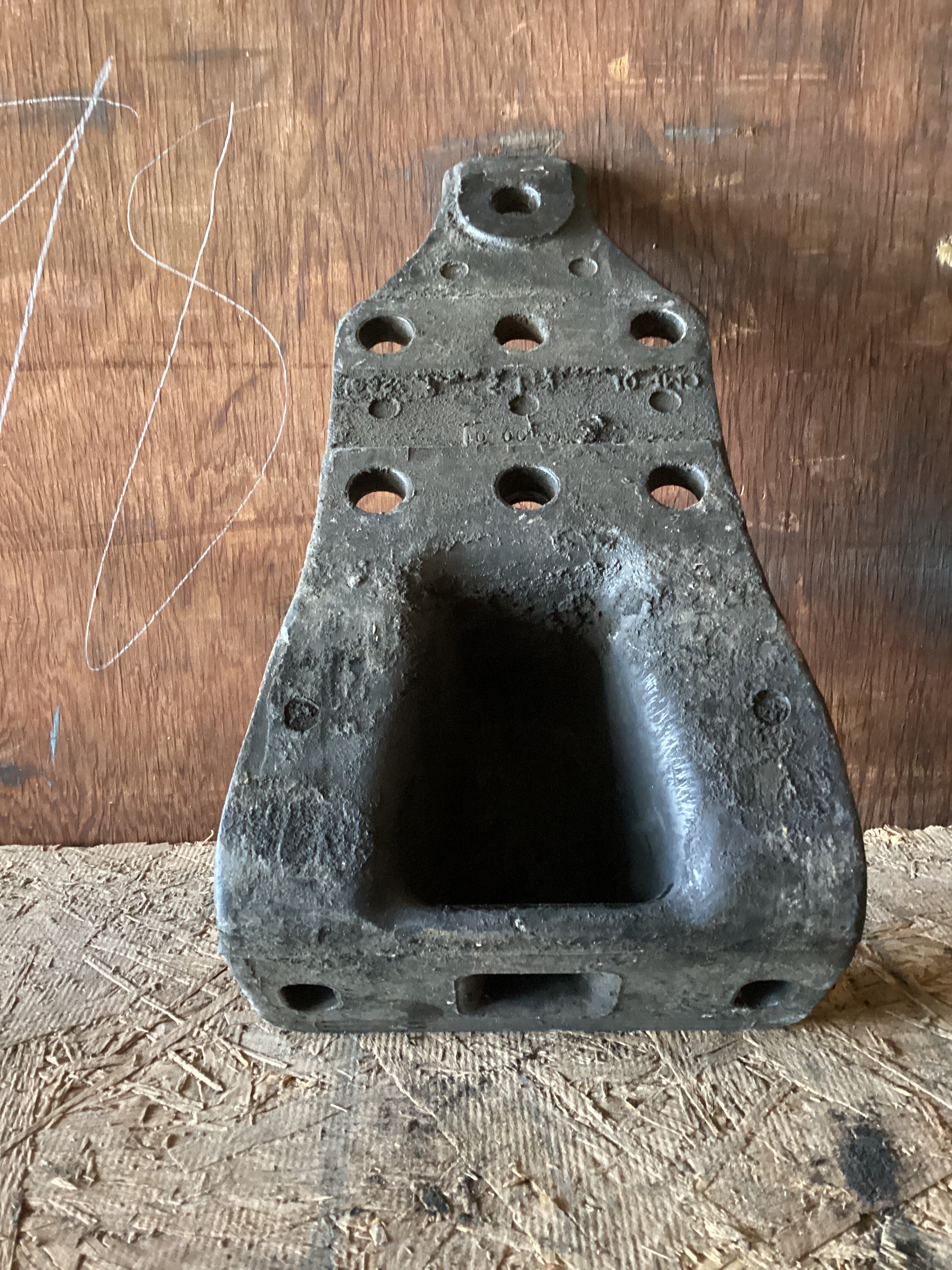 USED | FRONT LOWER CAB MOUNT FREIGHTLINER | SKU971