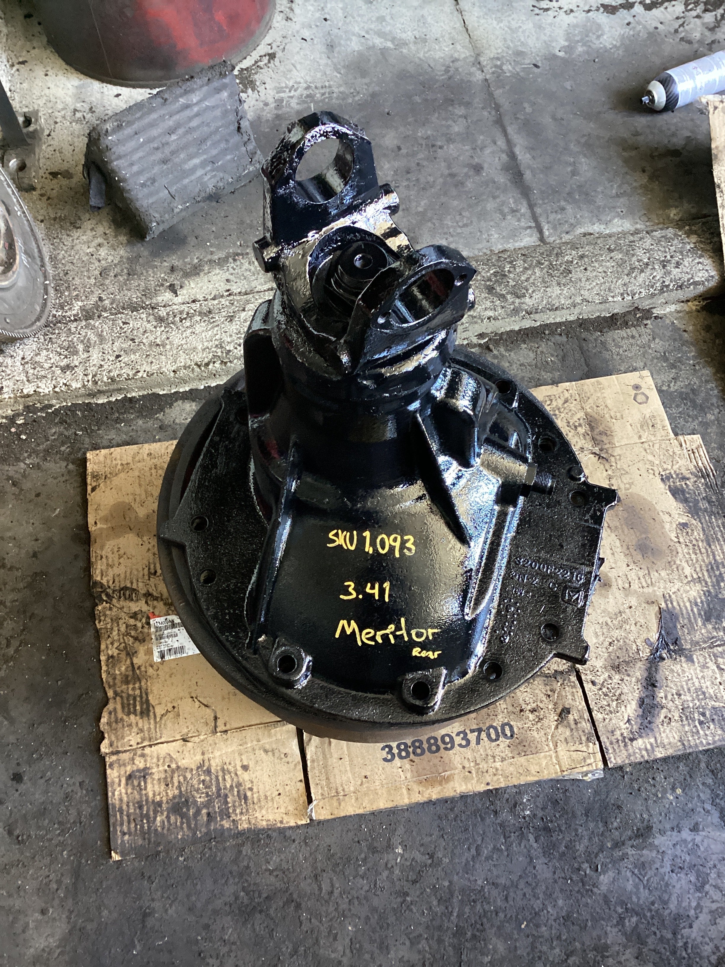USED | 3.41 MERITOR REAR/REAR DIFFERENTIAL | SKU1,093