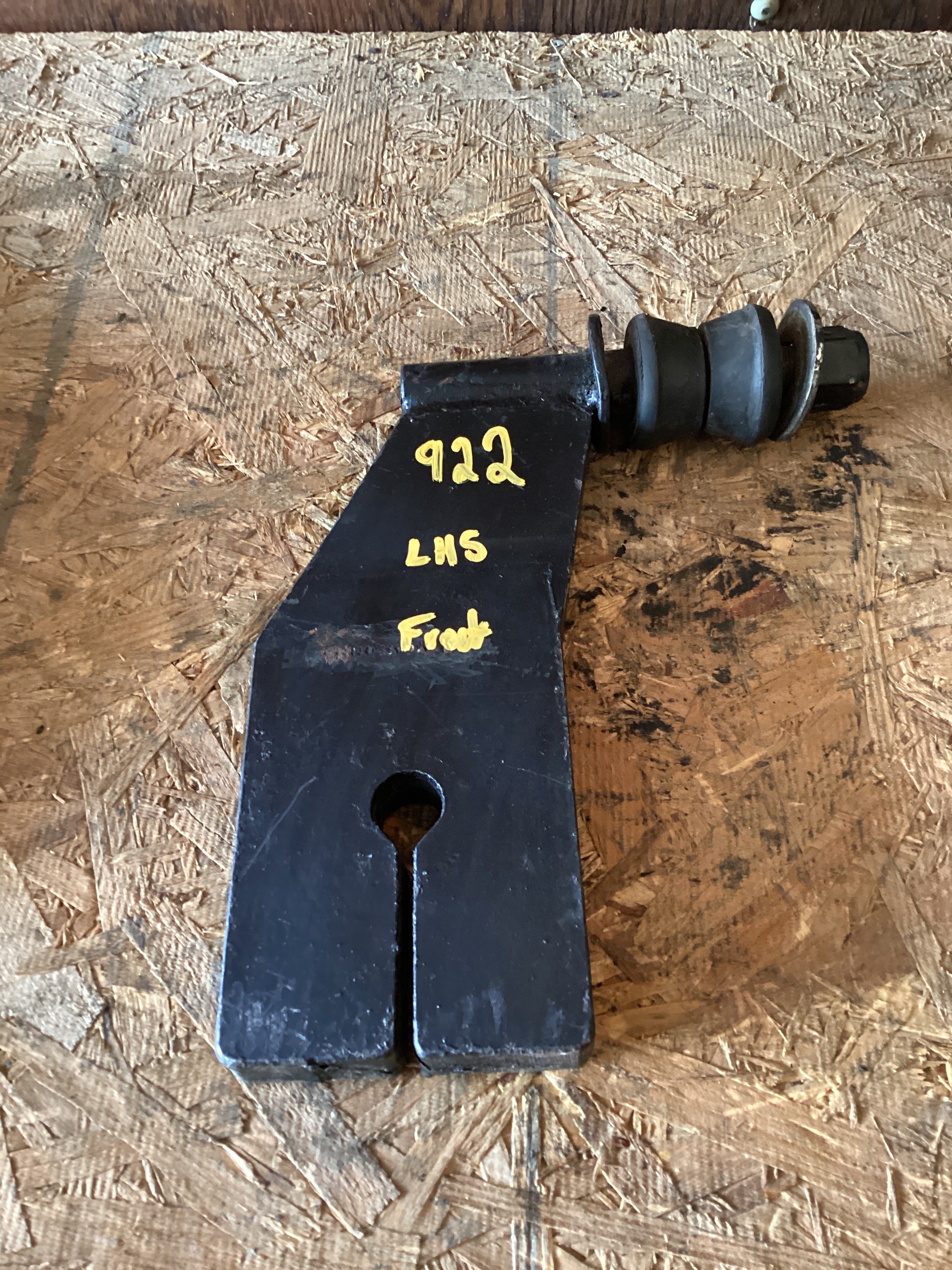 USED | FRONT SHOCK BRACKET LHS | SKU922