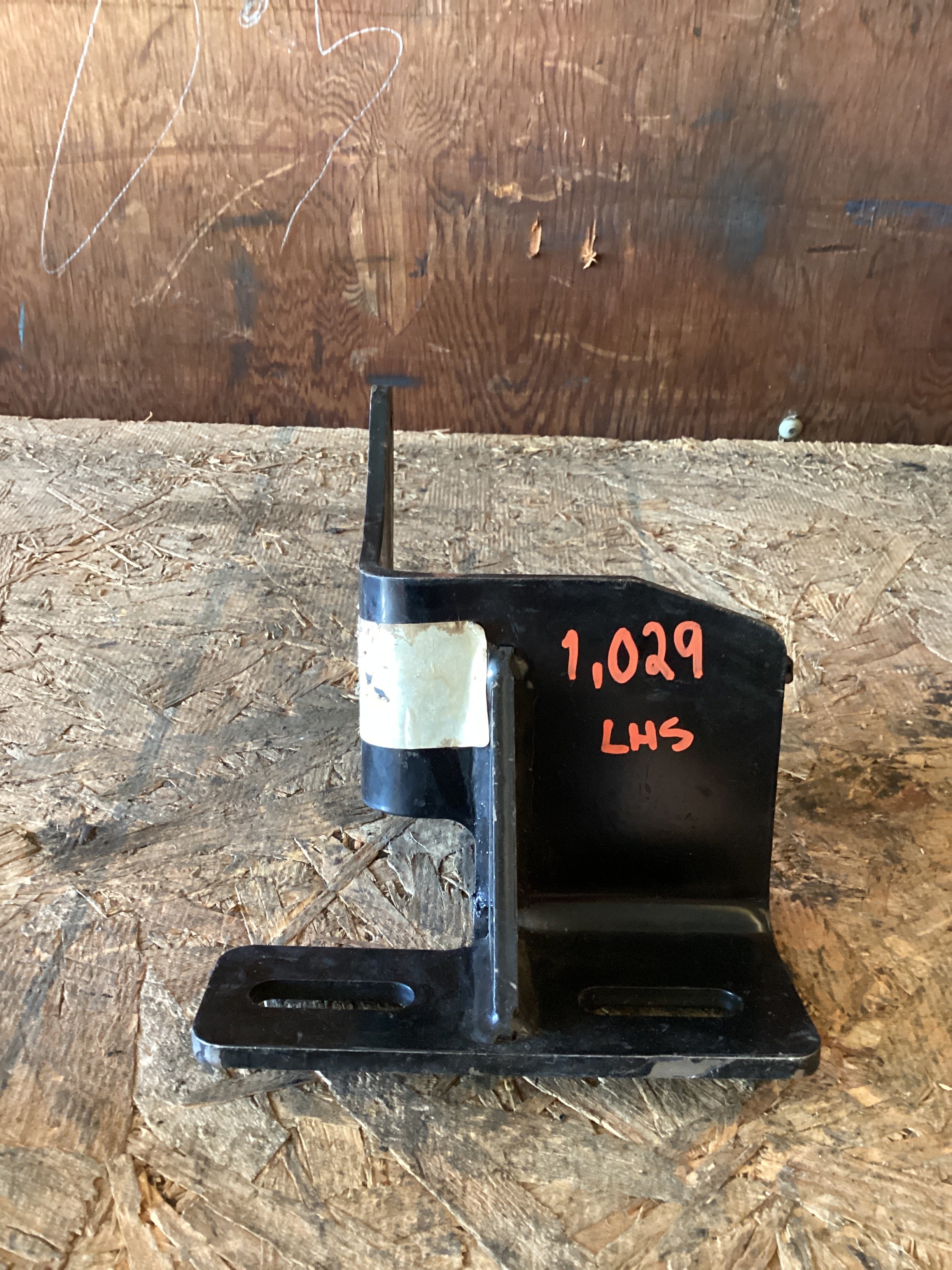 USED | FRONT BUMPER BRACKET LHS KENWORTH | SKU1,029