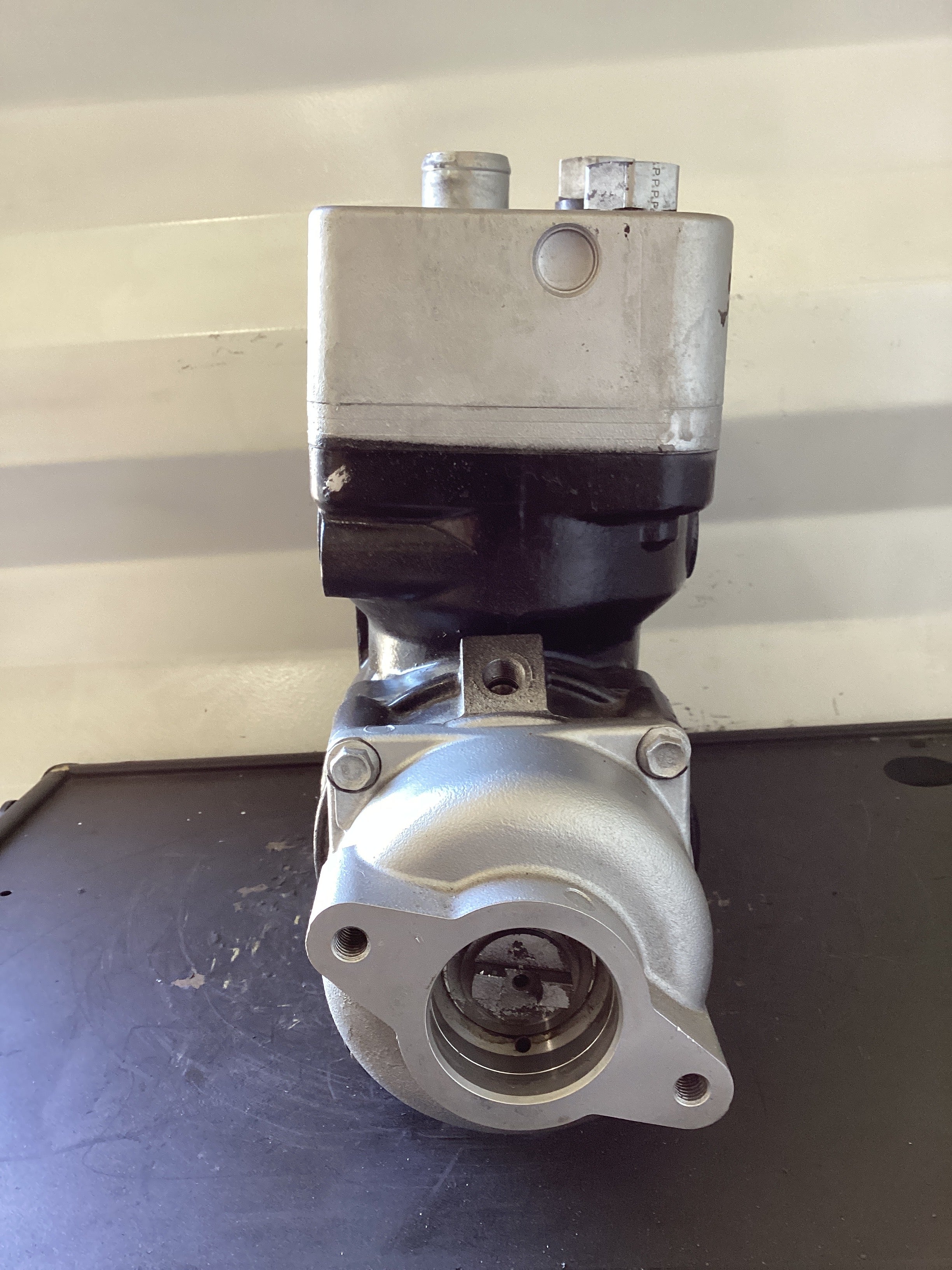 USED | AIR COMPRESSOR MAXXFORCE 13 | SKU483