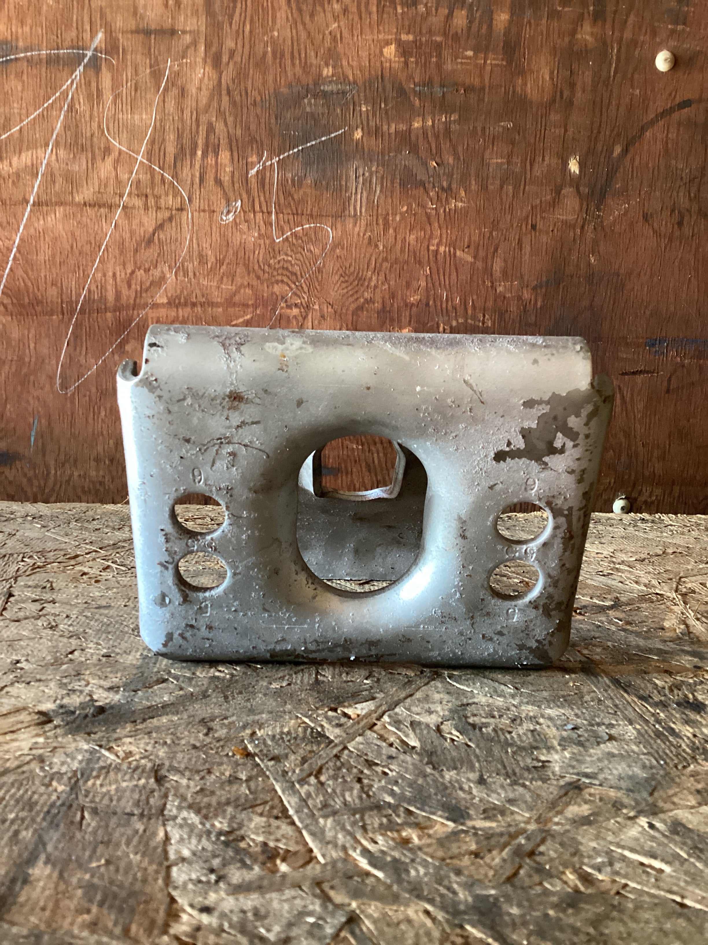 USED | AIR BRAKE CHAMBER BRACKET MERITOR| | SKU1,026