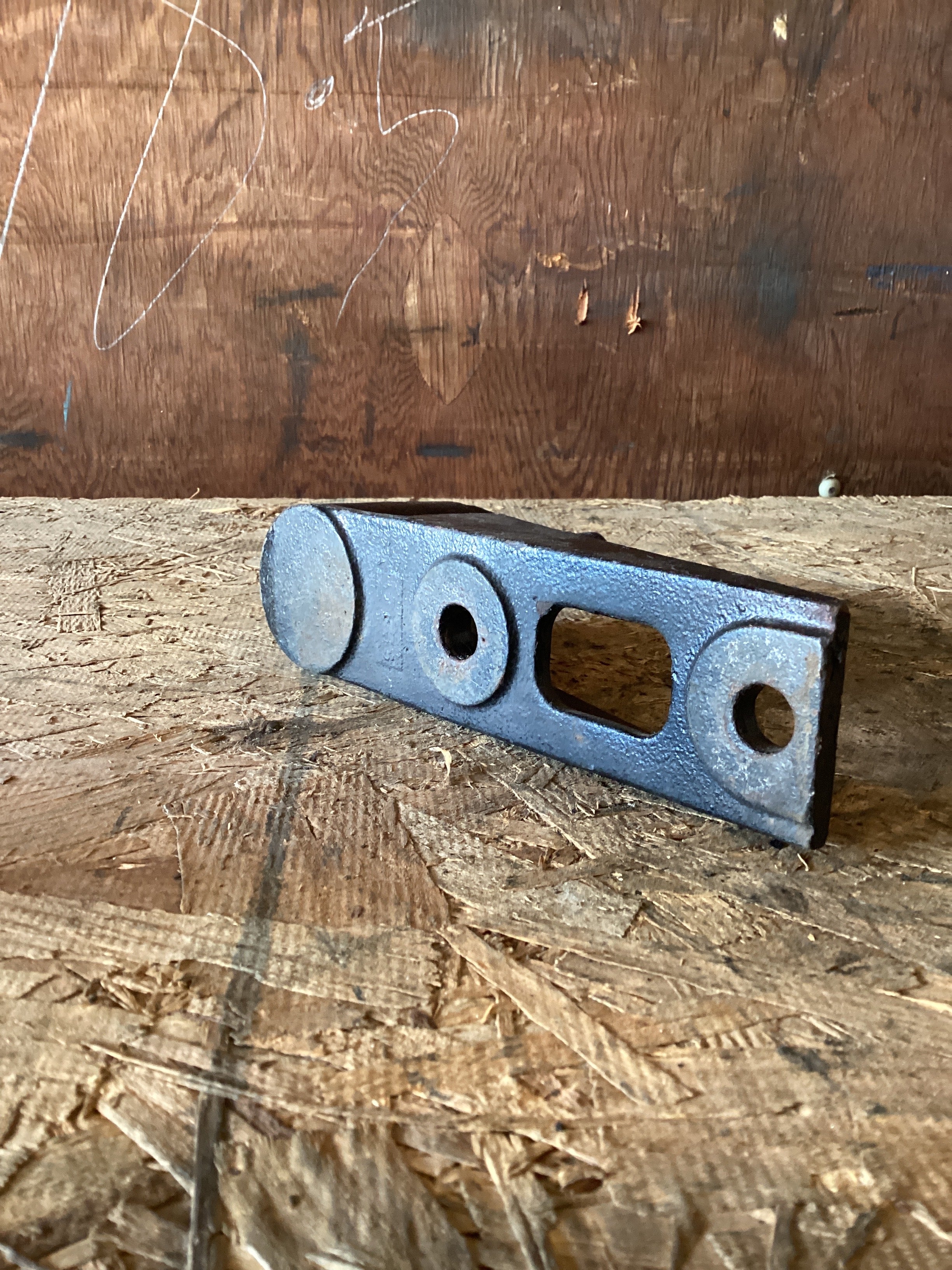 USED | FRONT SHOCK SUPPORT MOUNTING | SKU972