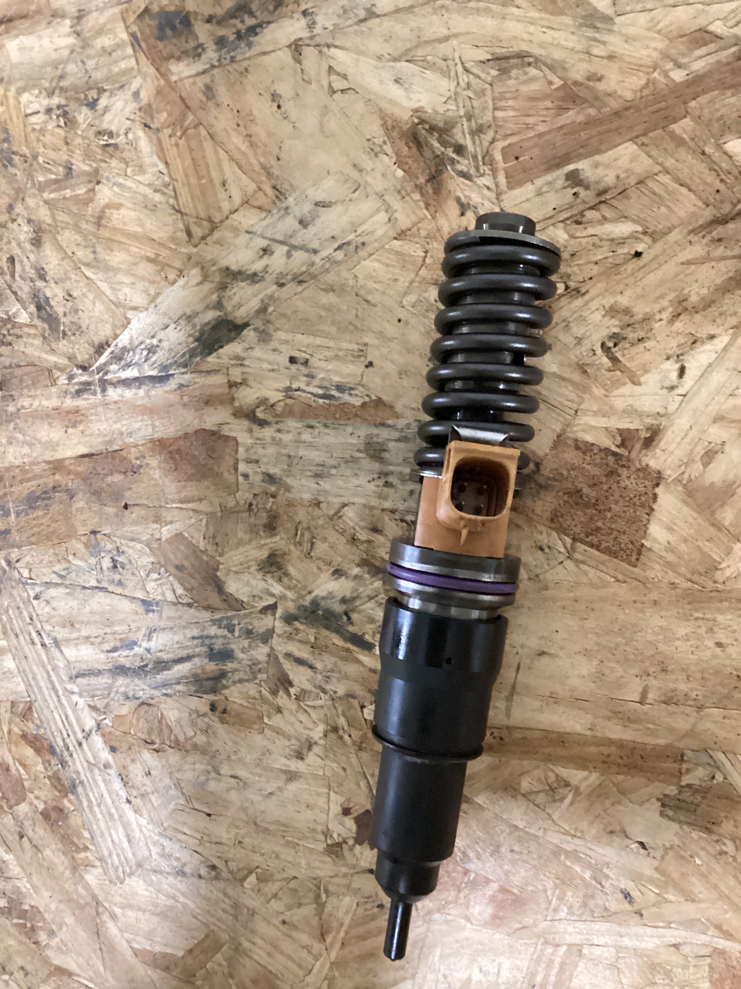 USED | FUEL INJECTOR VOLVO D13 | SKU774