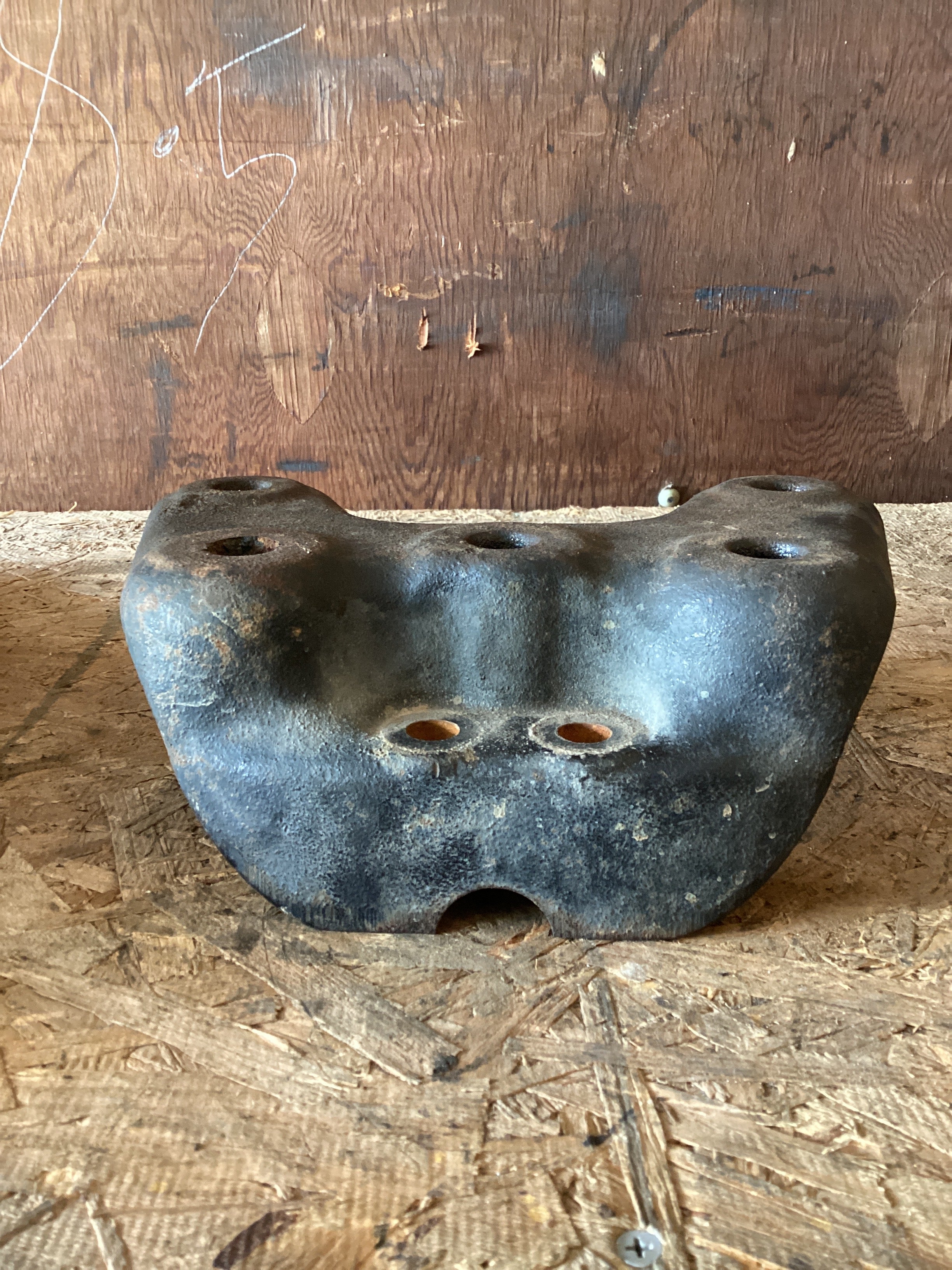 USED | FRINT SPRING HANGER BRACKET FREIGHTLINER | SKU957