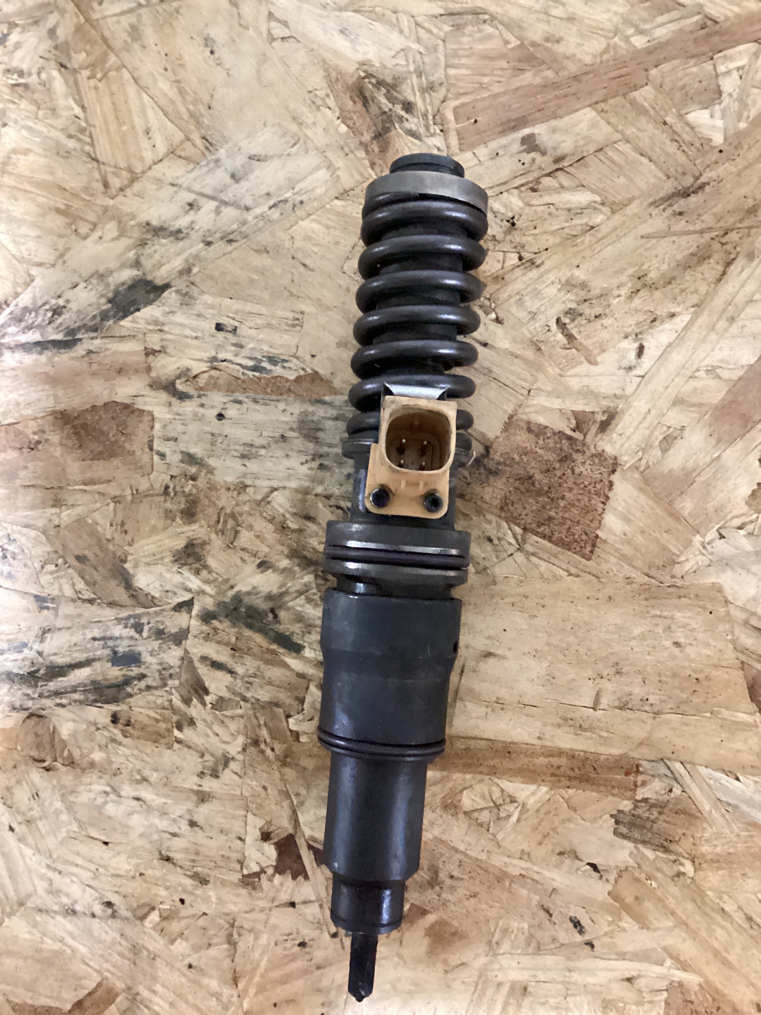 USED | FUEL INJECTOR VOLVO D12 | SKU782