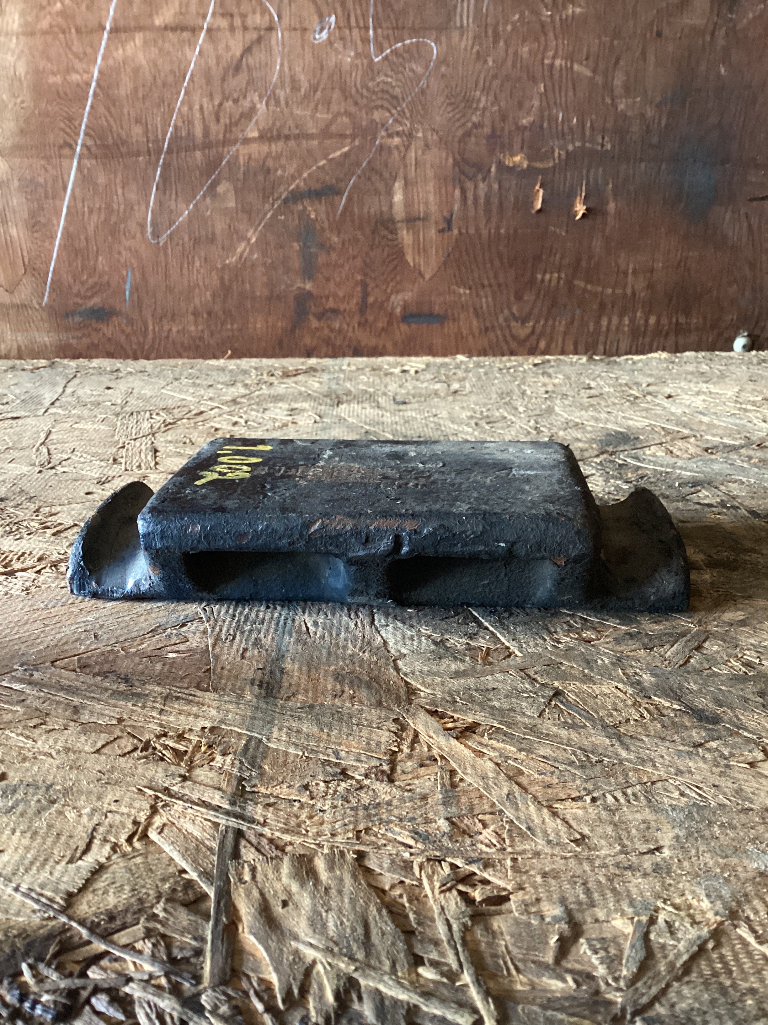 USED | REAR LEAF SPRING U BOLT AXLE PLATE BRACKET INTERNATIONAL | SKU1,002