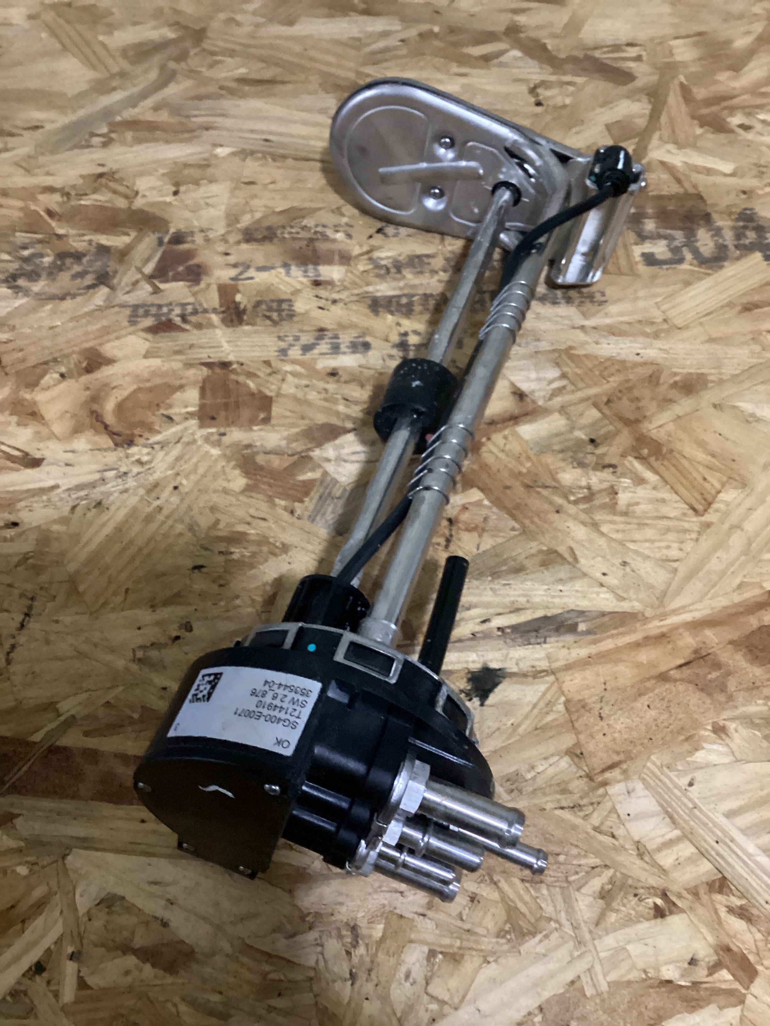 USED | DEF HEAD SENSOR ASSY HINO BOX TRUCK | SKU699