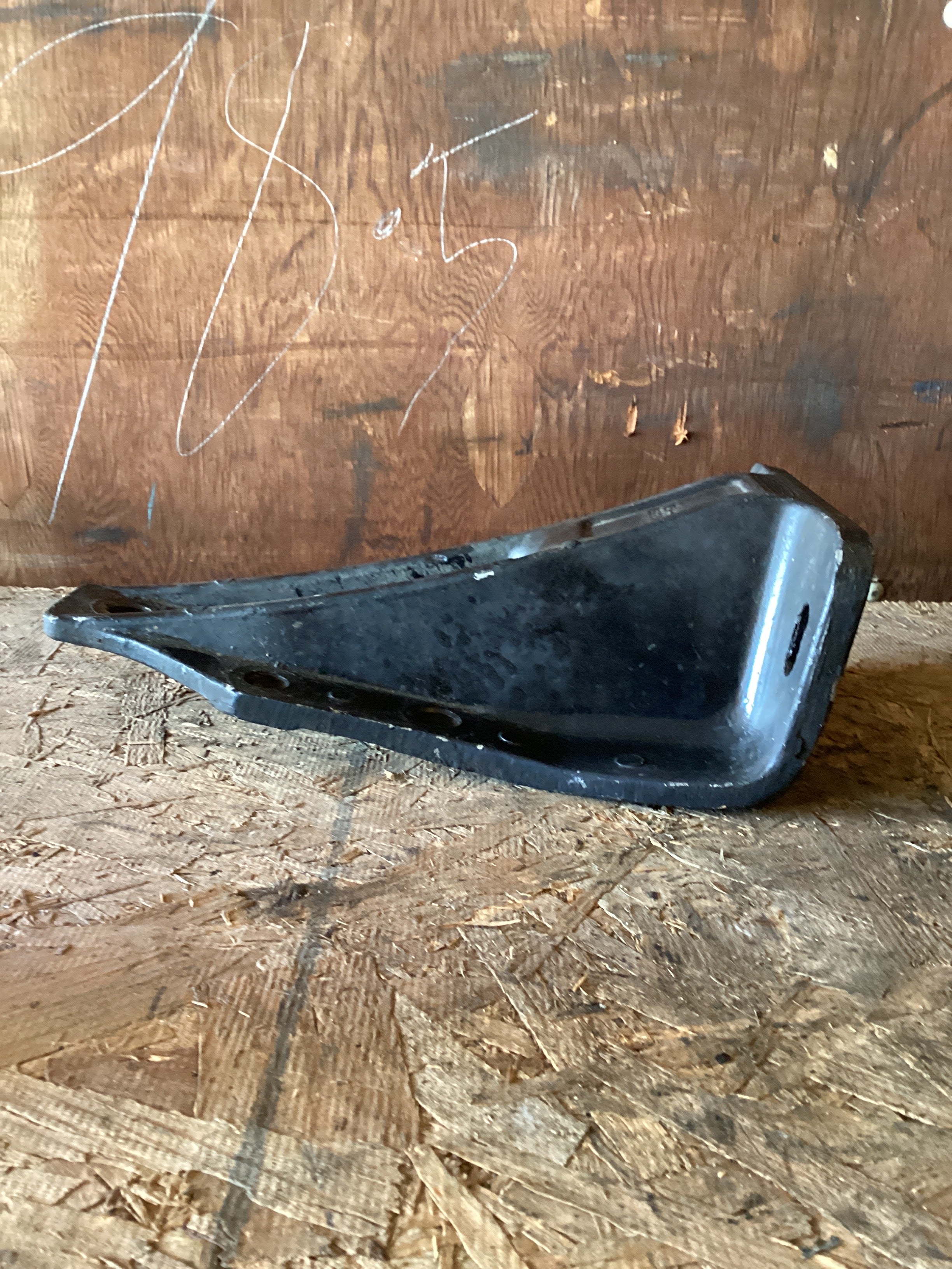 USED | FRONT LOWER CAB MOUNT FREIGHTLINER | SKU971