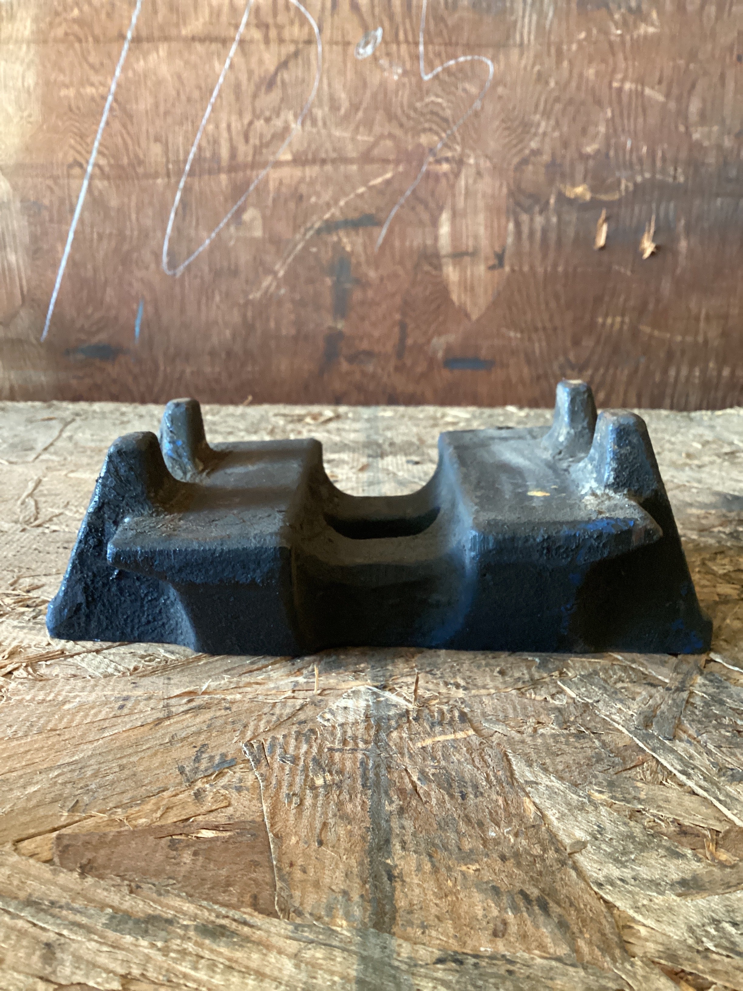 USED | REAR LEAF SPRING U BOLT AXLE SEAT BRACKET INTERNATIONAL | SKU997