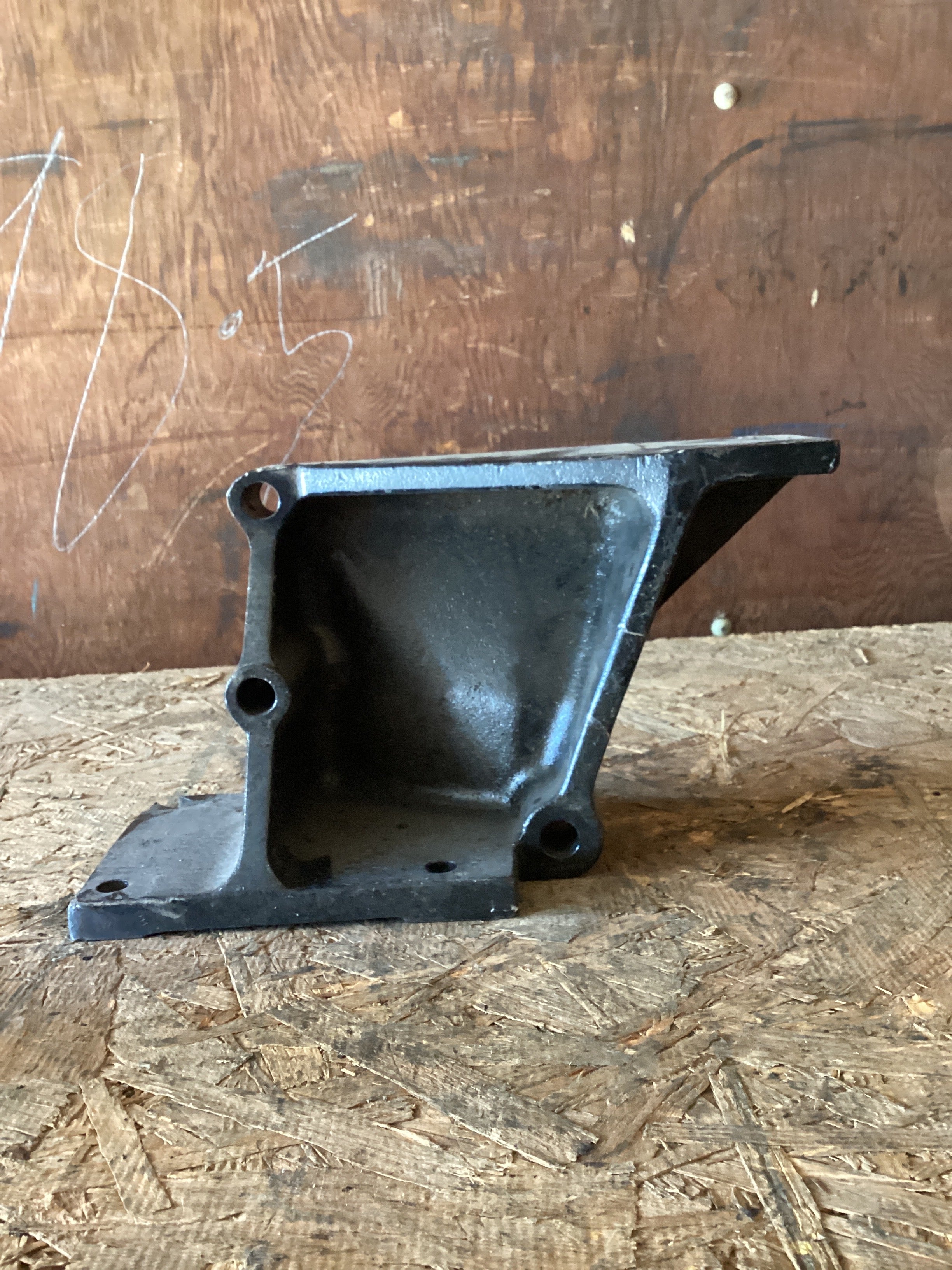 USED | ENGINE BRACKET DETROIT 14L | SKU990