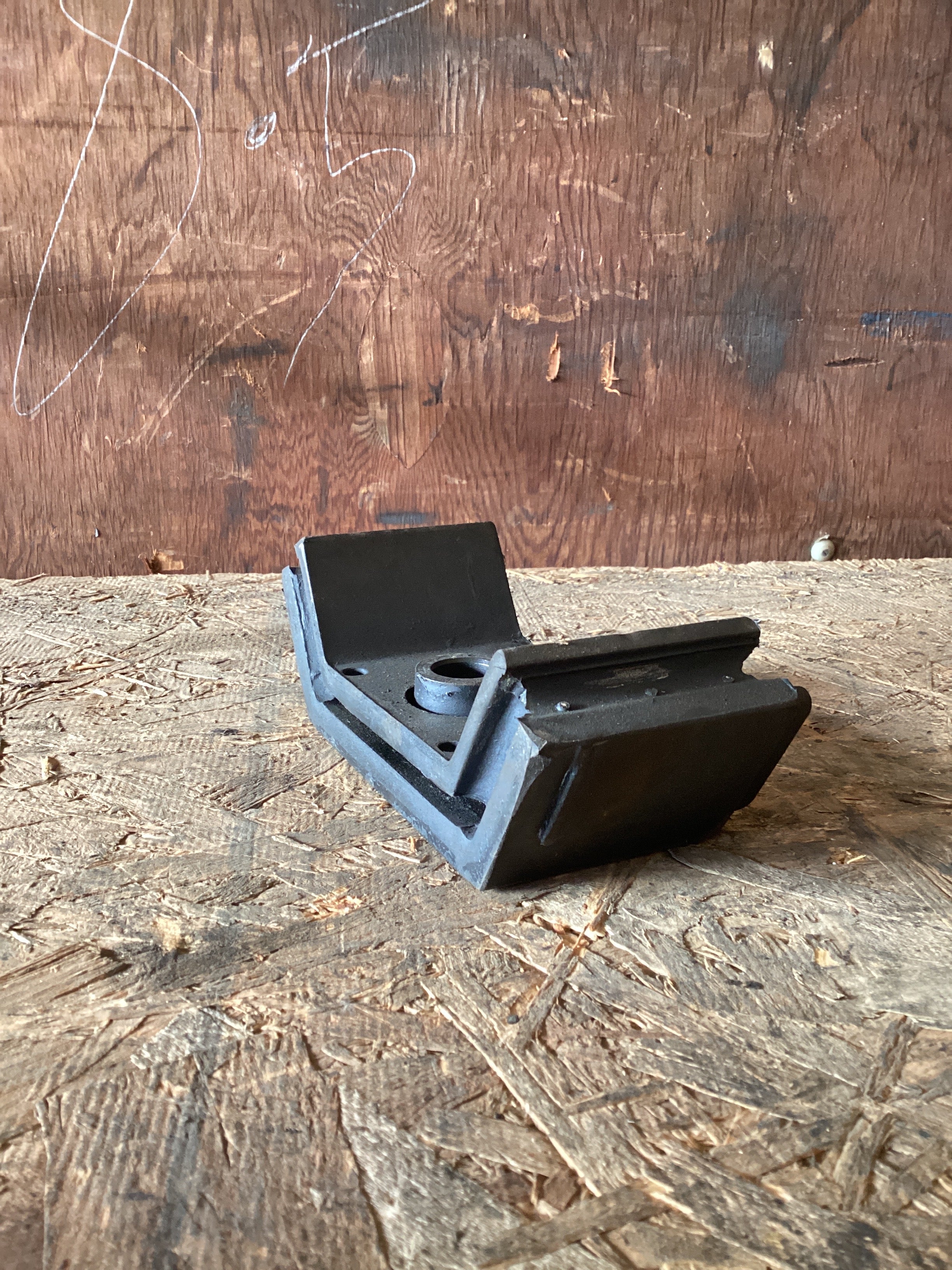 USED | REAR LOWER MOTOR MOUNT | SKU1,081