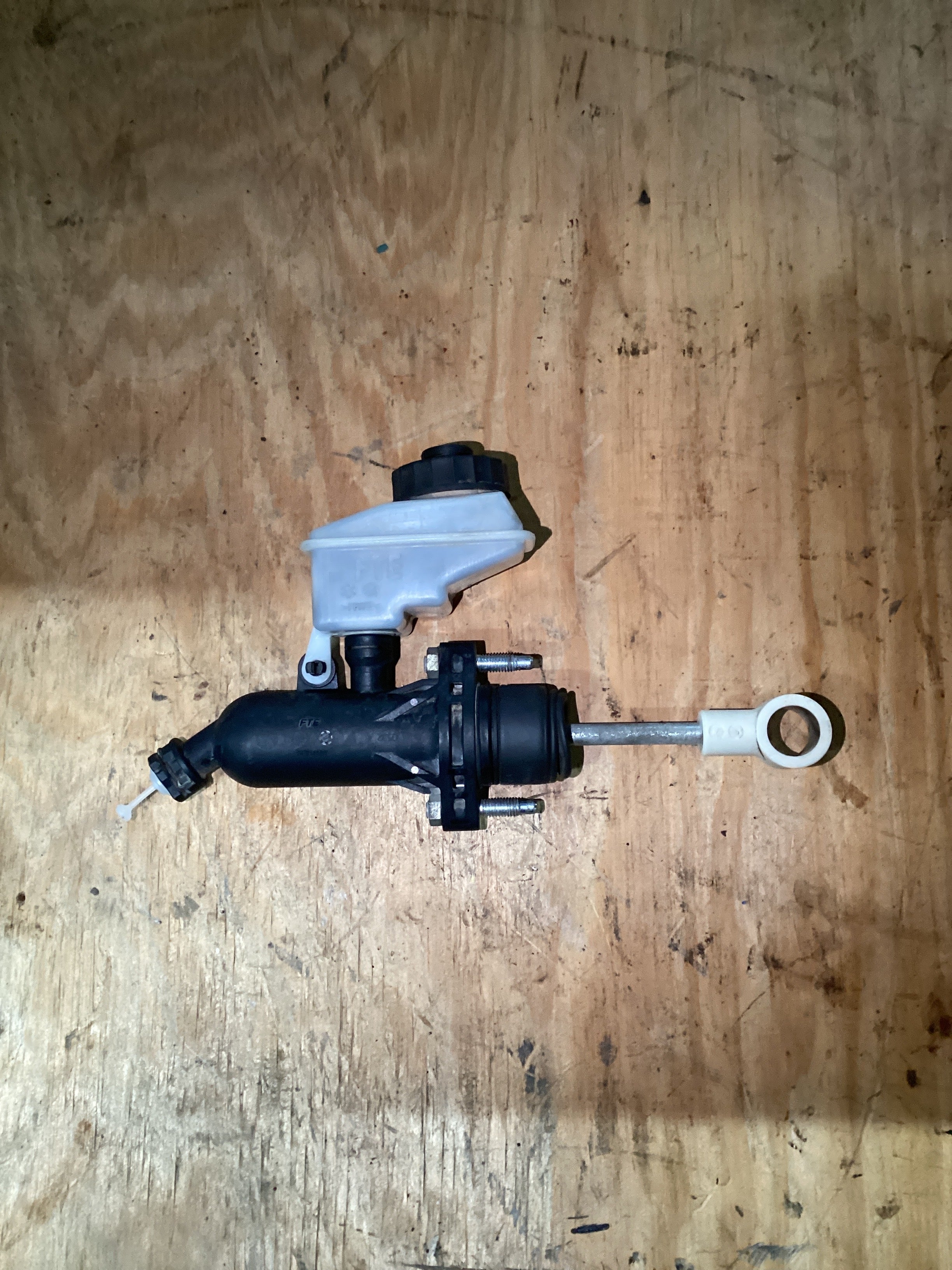 USED | BRAKE MASTER CYLINDER VOLVO | SKU1,413