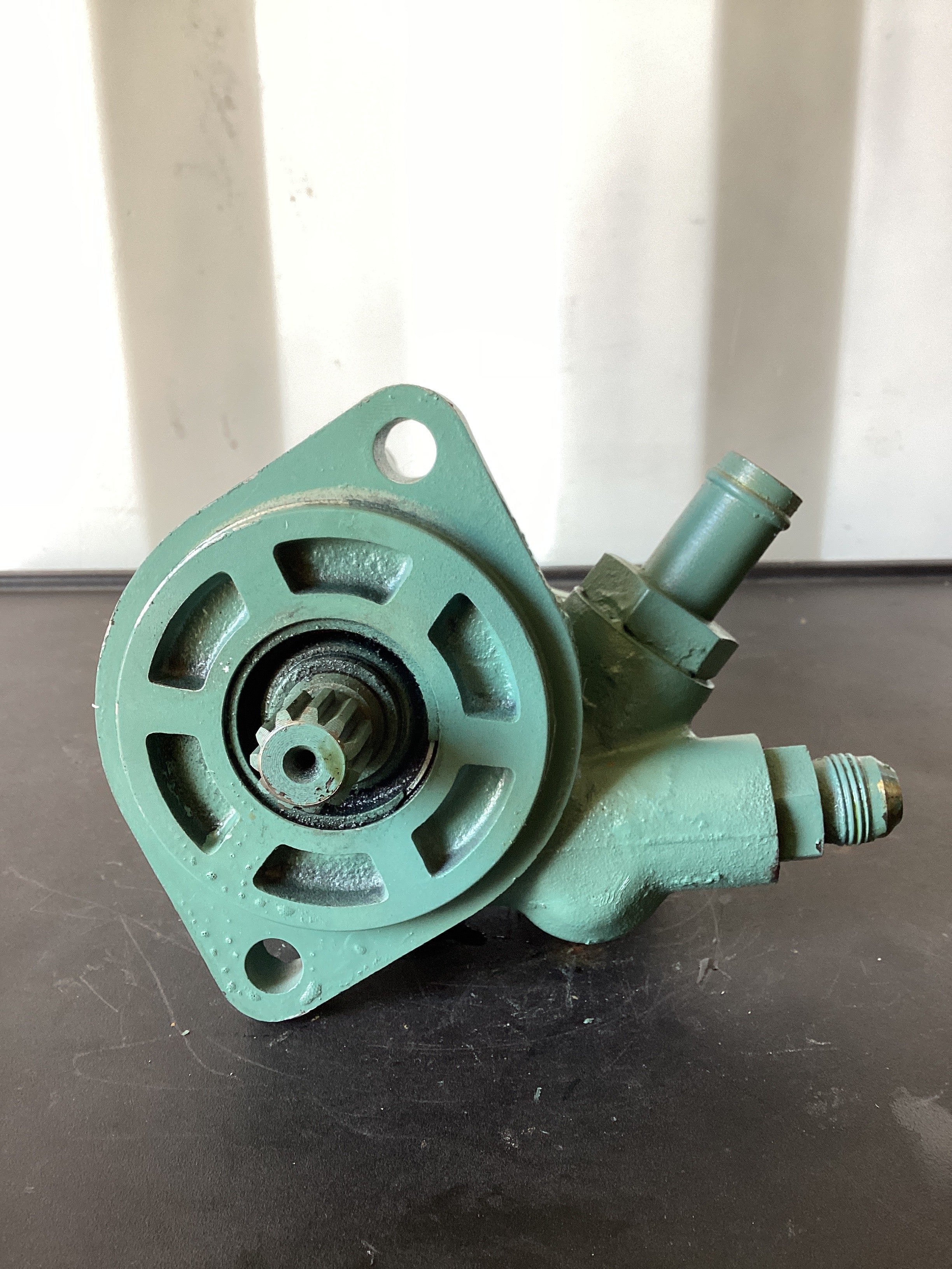 USED | POWER STEERING PUMP LHS | SKU498