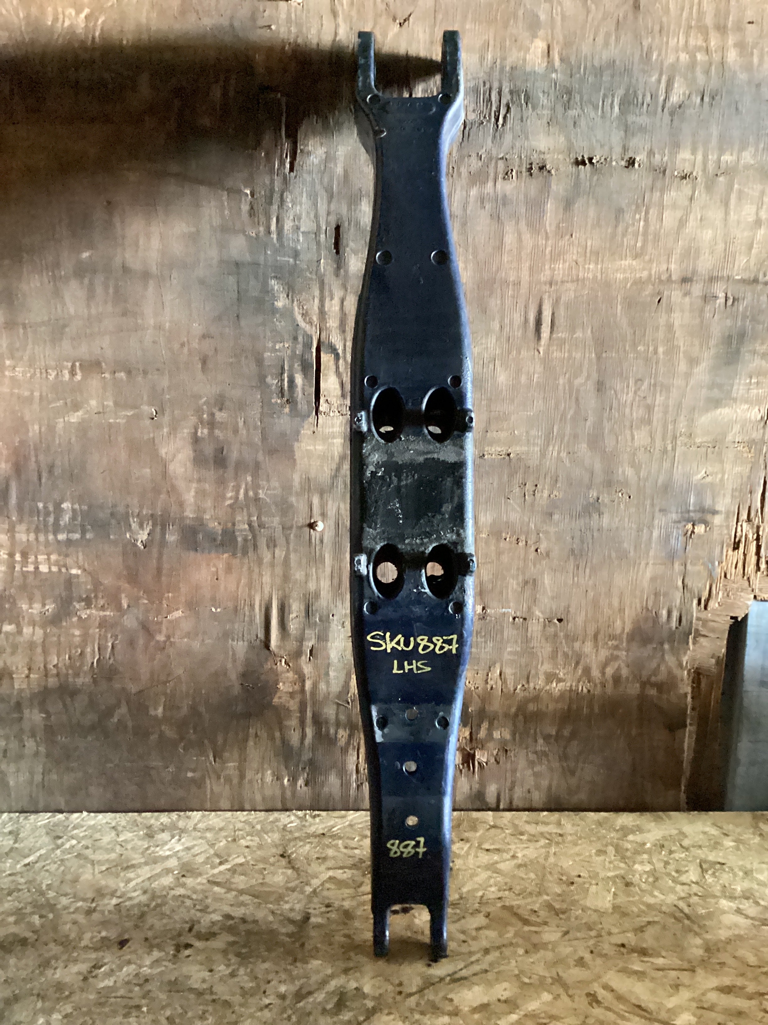 USED | REAR SUSPENSION AIR SPRING PEDESTAL LHS KENWORTH | SKU887