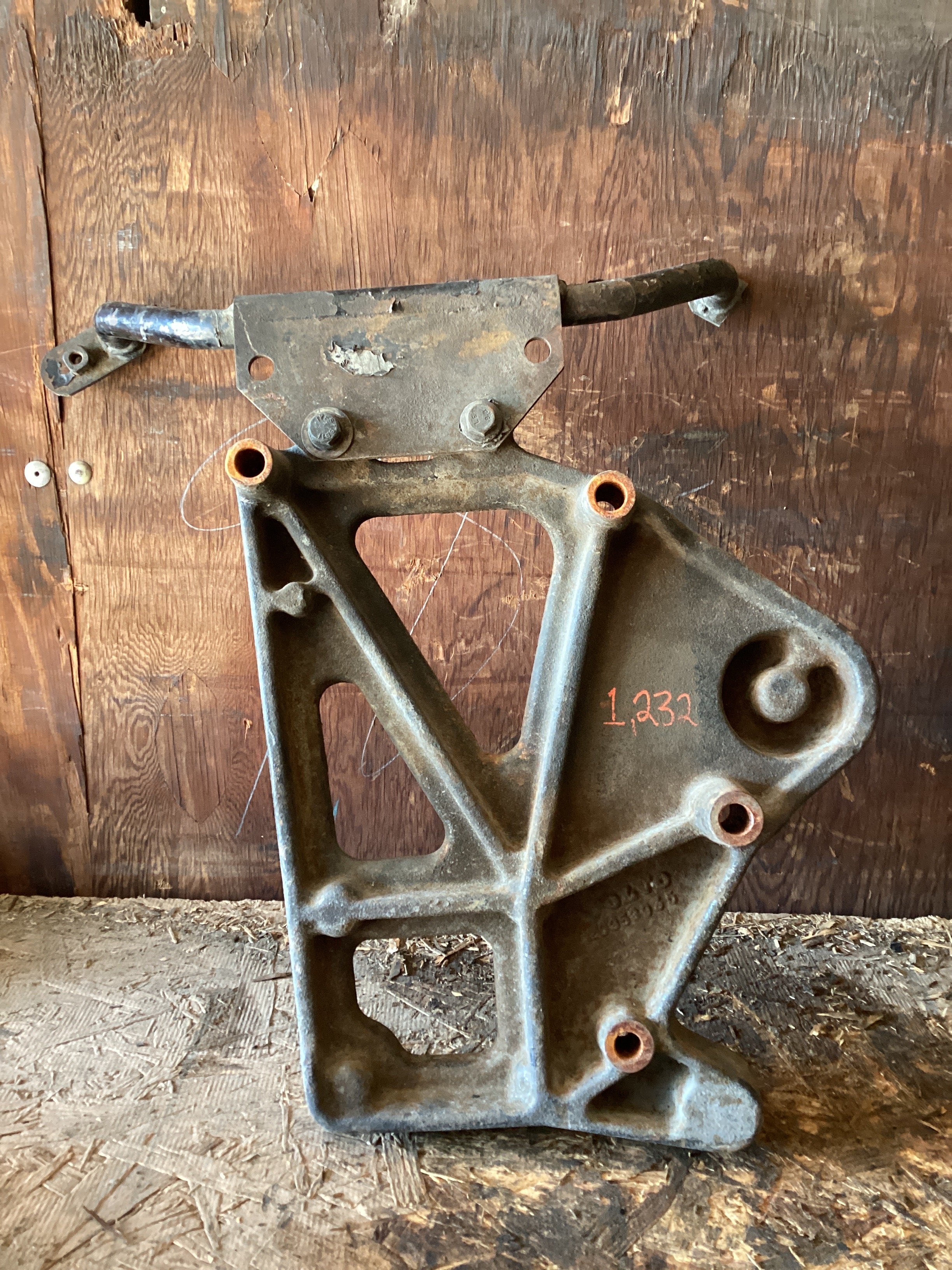 USED | ENGINE BRACKET VOLVO CUMMINS N14 PLUS | SKU1,232