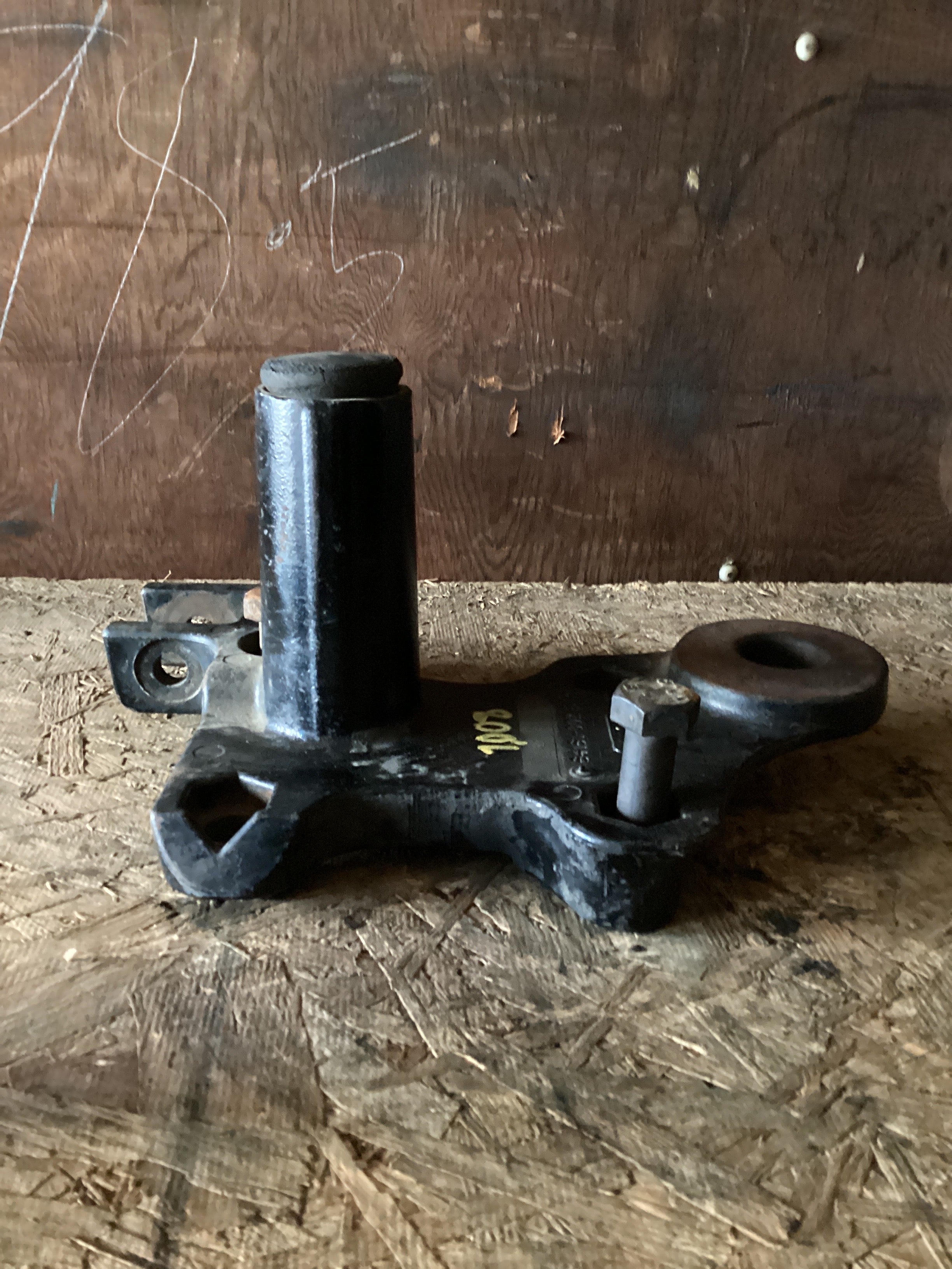 USED | FRONT SUSPENSION AXLE UPPER MOUNT BRACKET RHS VOLVO | SKU1,008