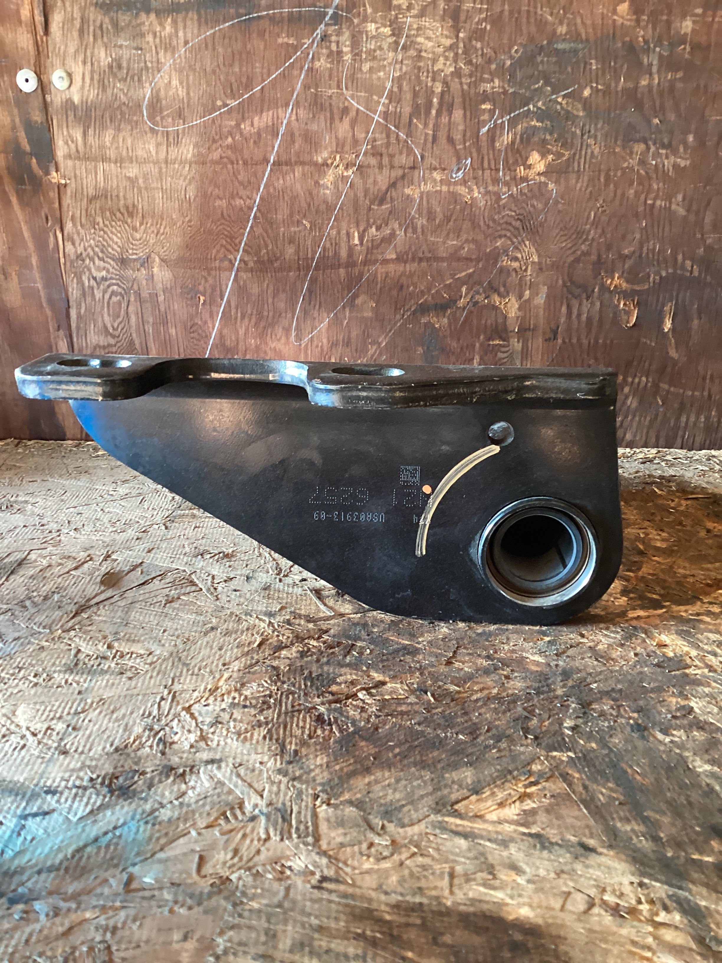 USED | BRACKET CHAMBER S CAM BRACKET RHS | SKU1,205