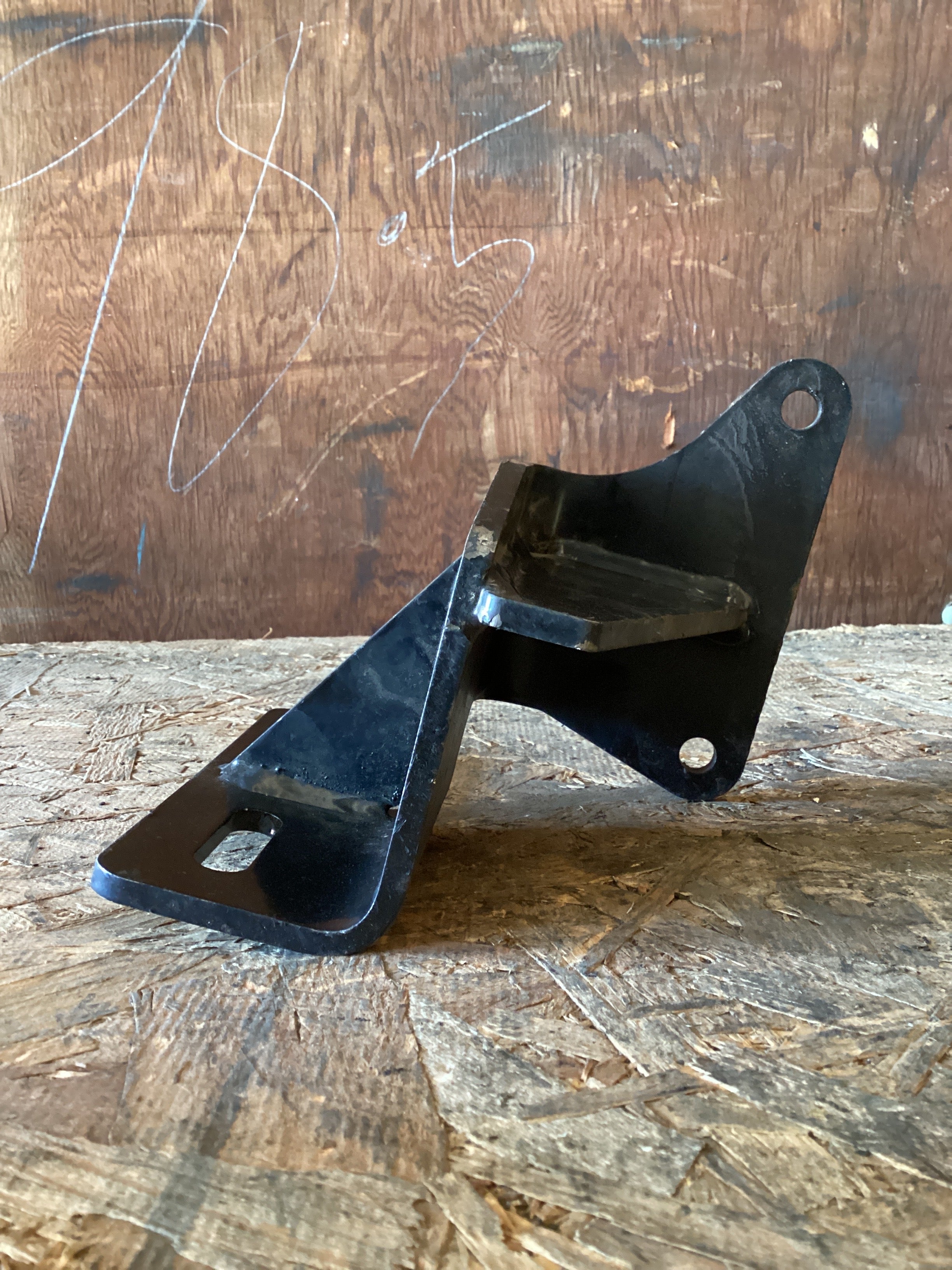 USED | FRONT BUMPER BRACKET LHS KENWORTH | SKU1,029