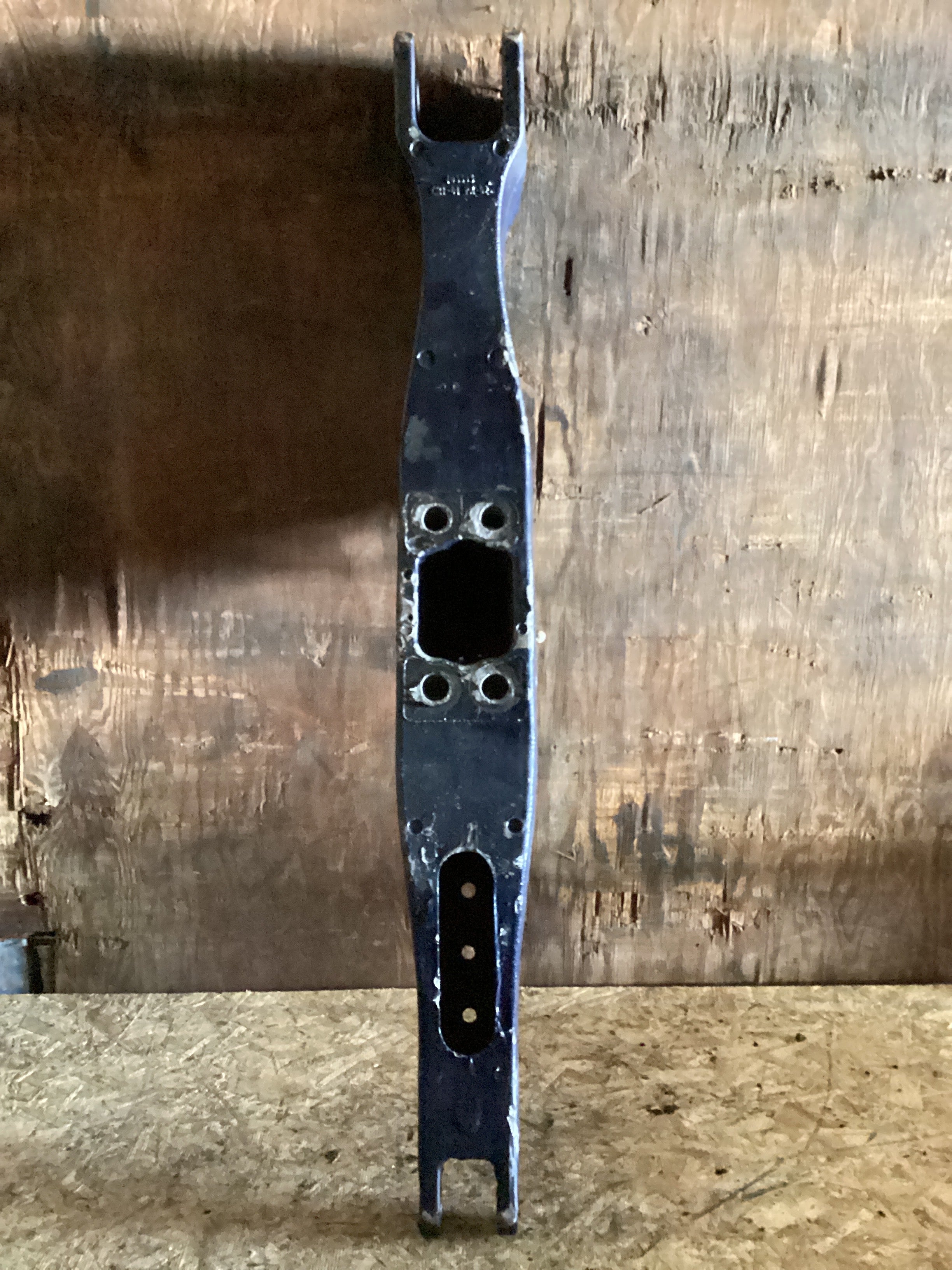 USED | REAR SUSPENSION AIR SPRING PEDESTAL RHS KENWORTH | SKU886