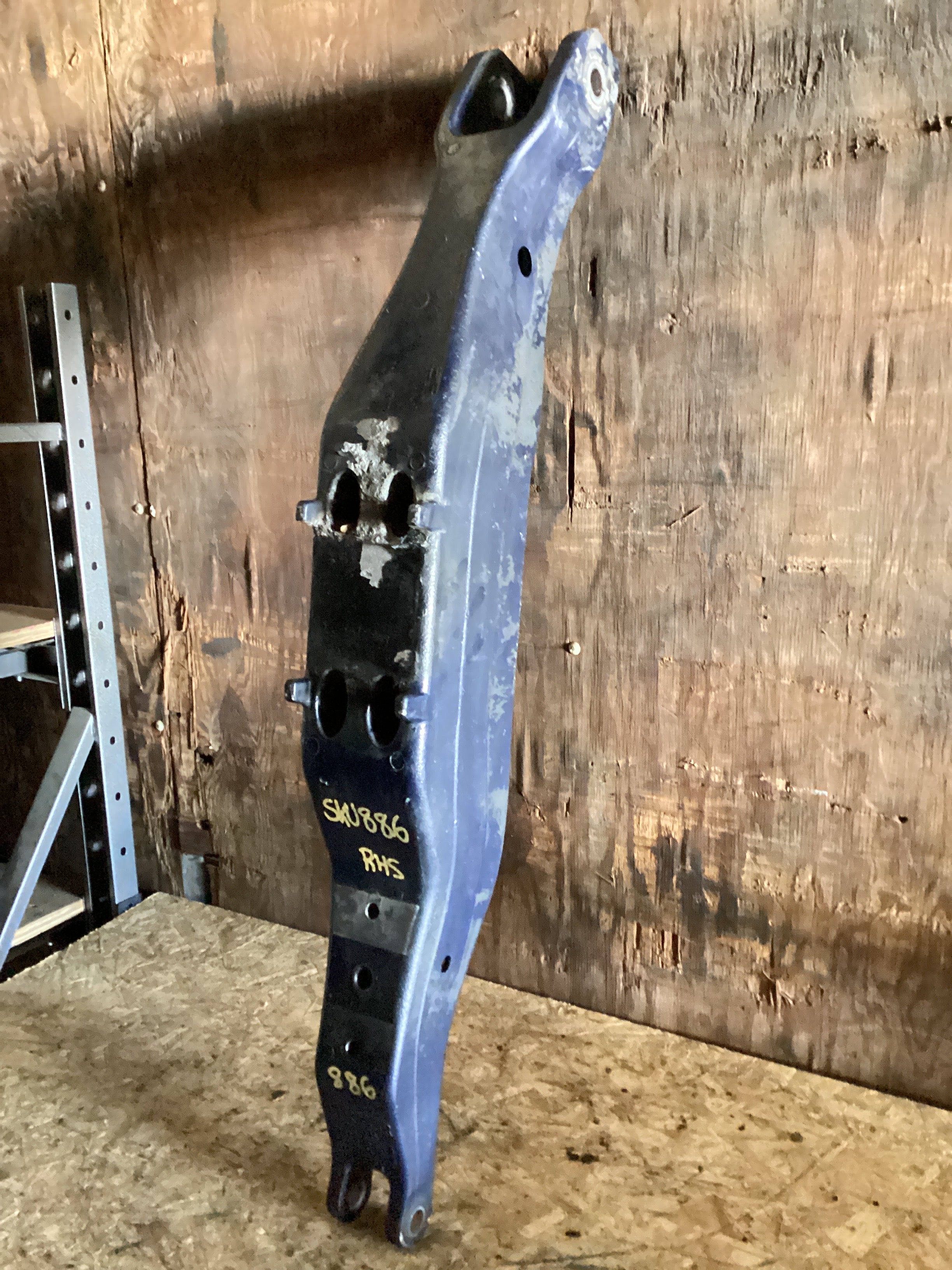 USED | REAR SUSPENSION AIR SPRING PEDESTAL RHS KENWORTH | SKU886