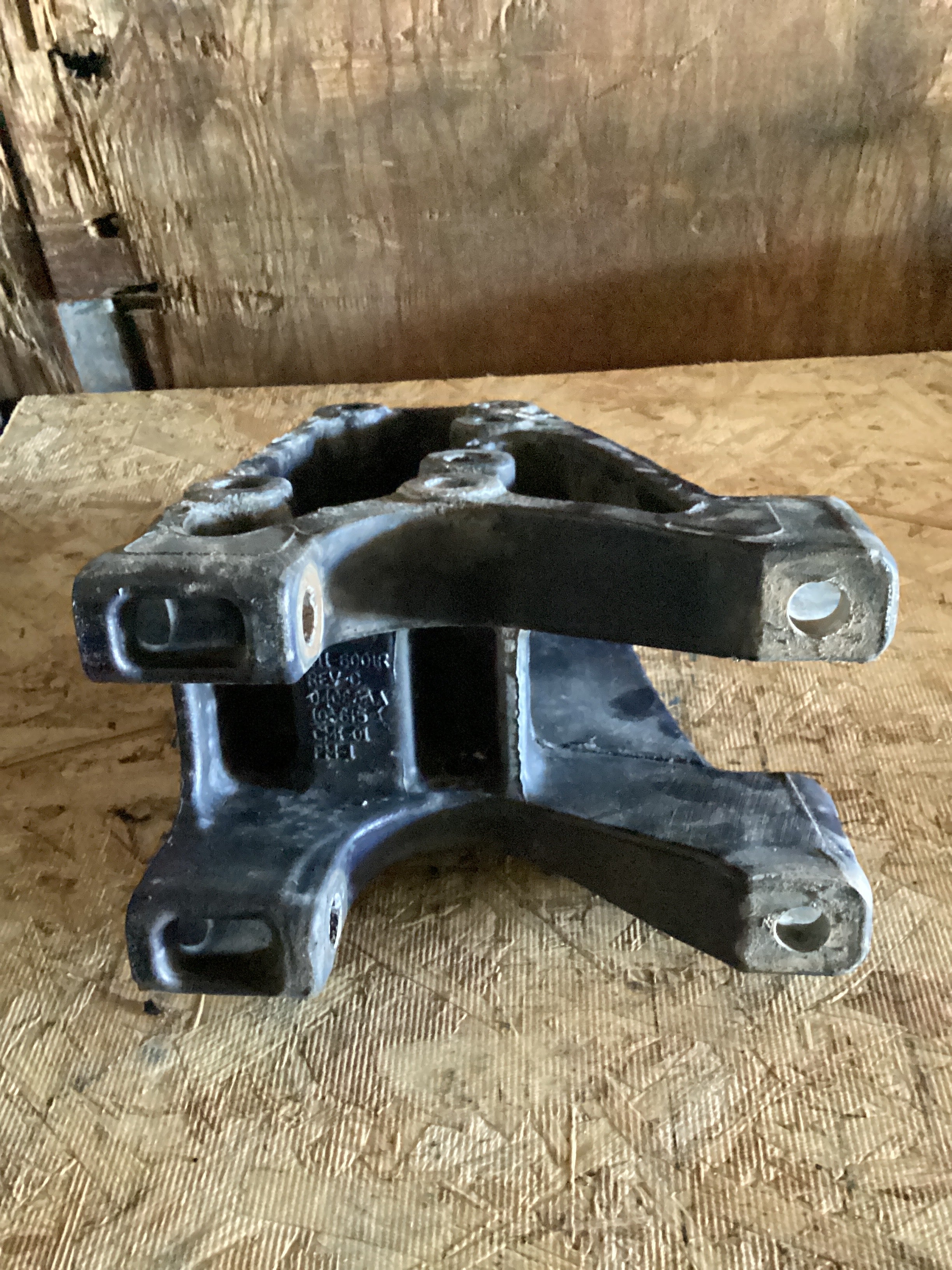 USED | REAR SUSPENSION LEAF HANGER RHS KW & PETERBILT | SKU781