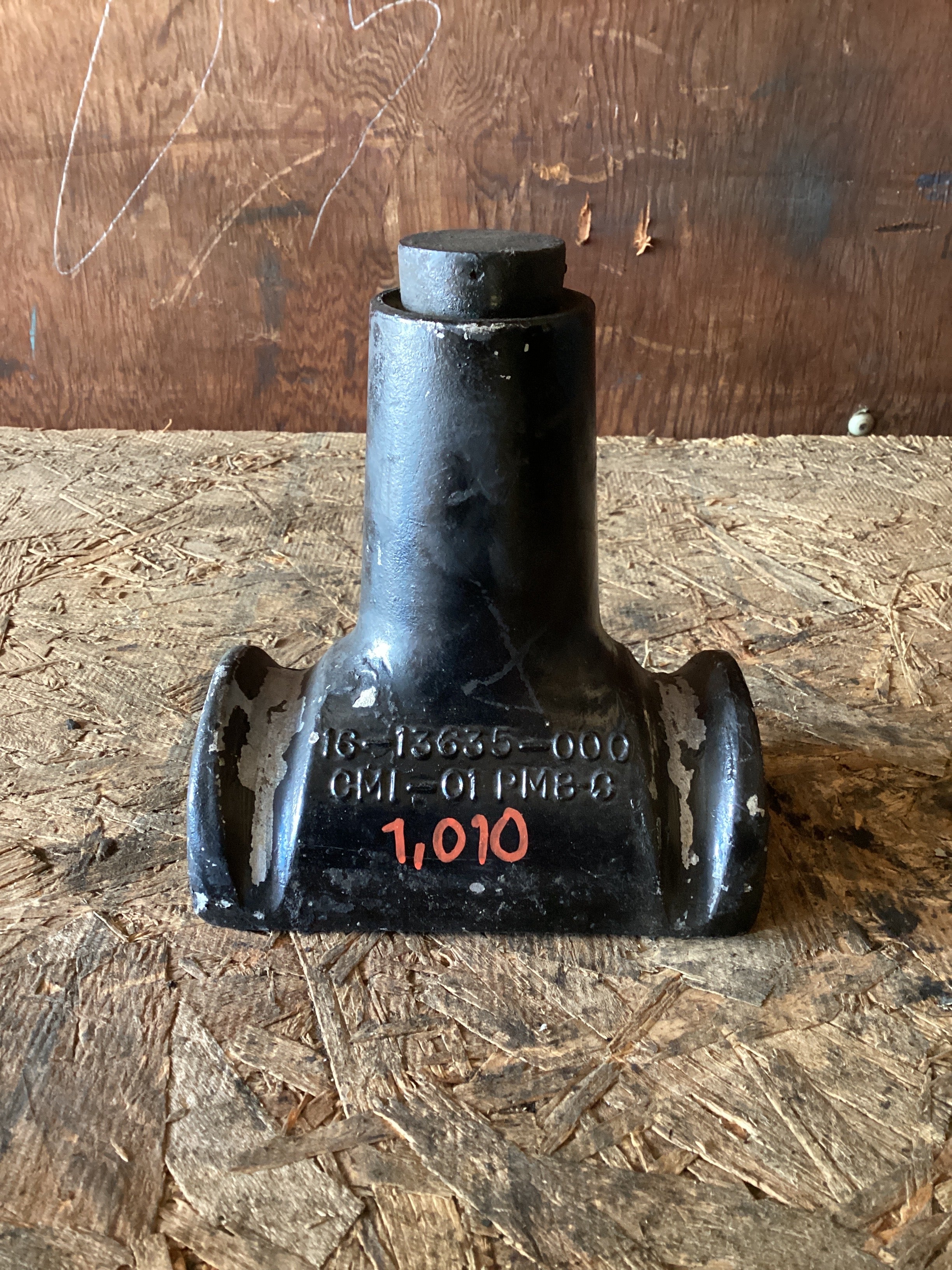 USED | FRONT SUSPENSION LEAF SPRING U BOLT BUMP STOP BRACKET FREIGHTLINER | SKU1,010