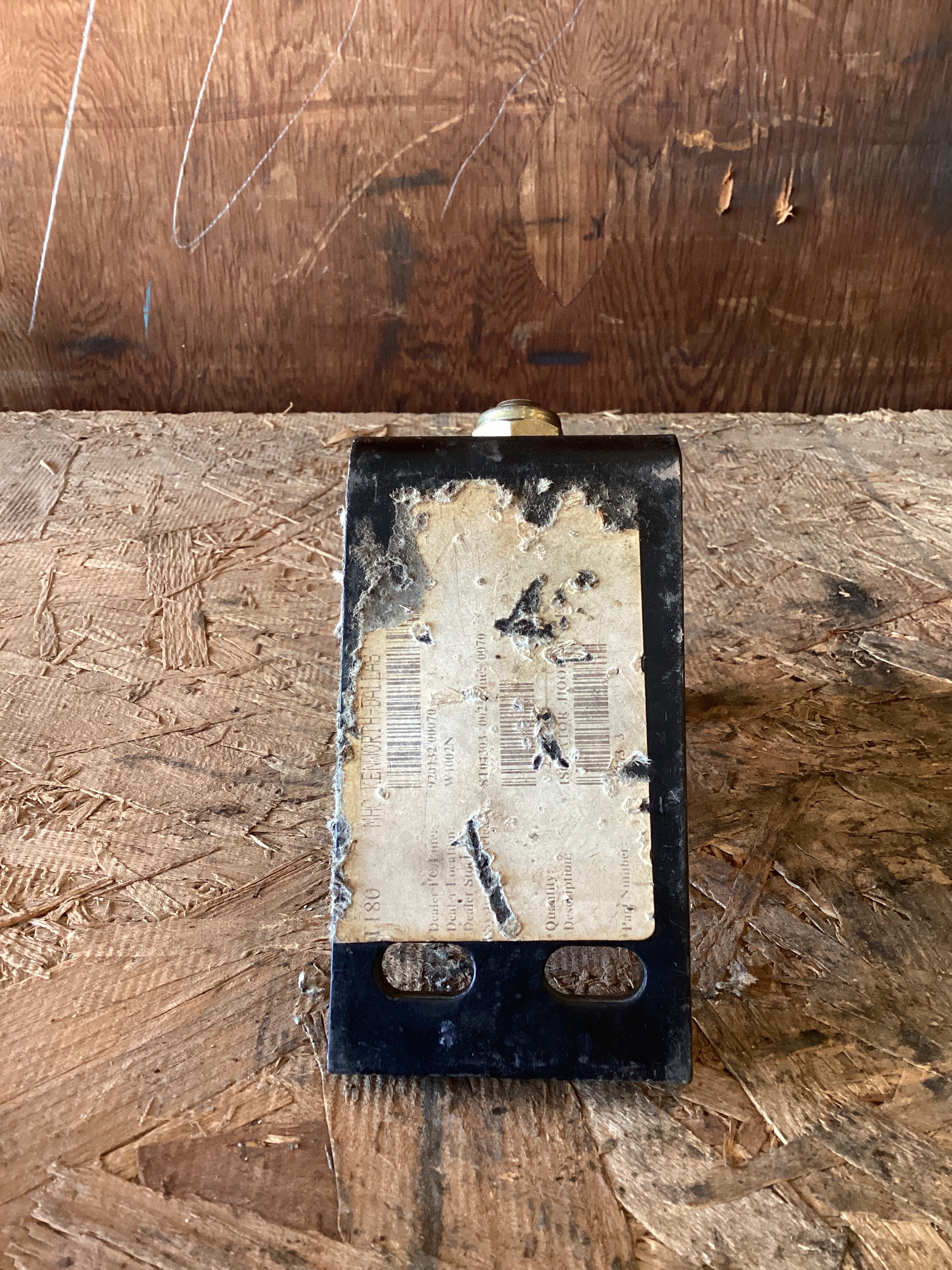 USED | HOOD FRONT HINGE INSOLATOR MOUNT KENWORTH | SKU988