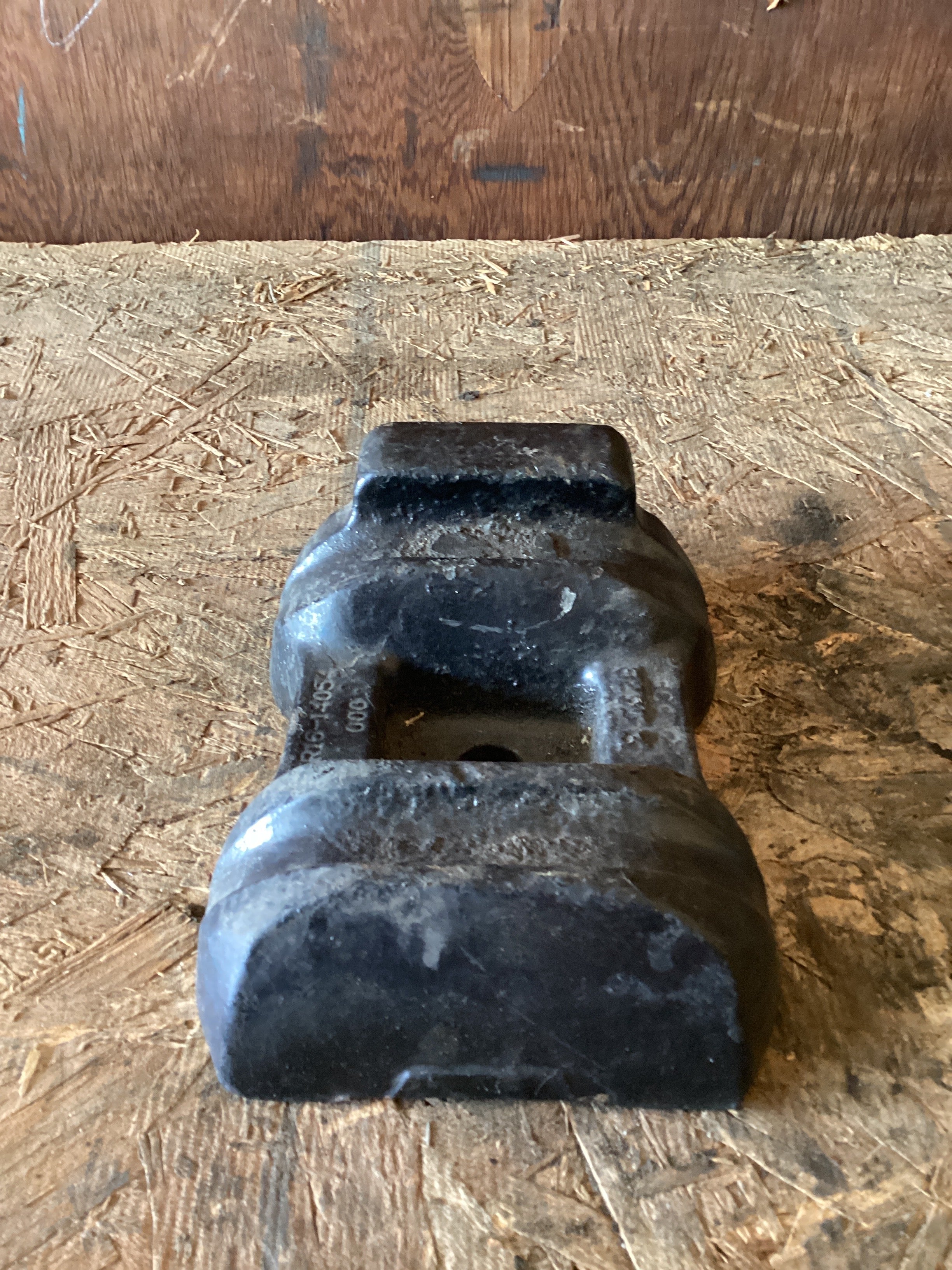 USED | LEAF SPRING U BOLT BAD BRACKET FREIGHTLINER | SKU1,005