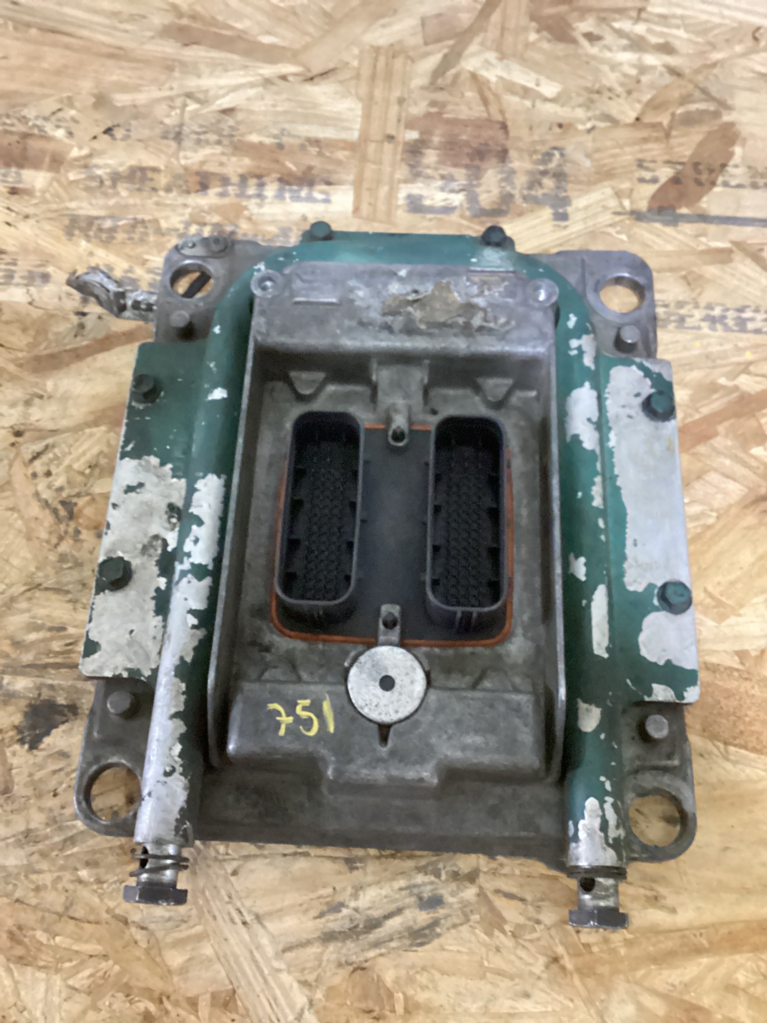 USED | ECM CONTROL MODULE VOLVO VNL | SKU751